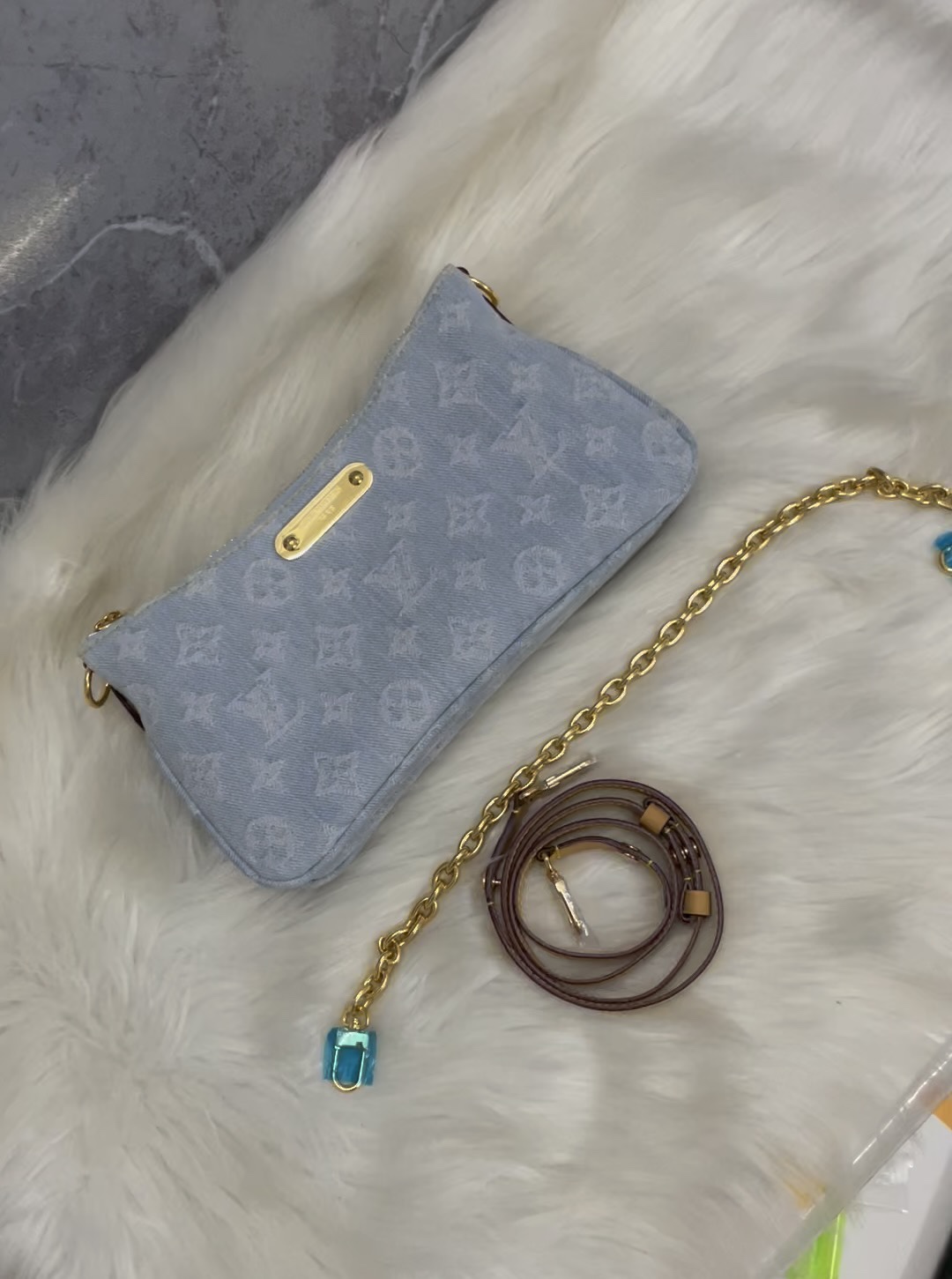 Best Luxury Replica
 Louis Vuitton Crossbody & Shoulder Bags Denim