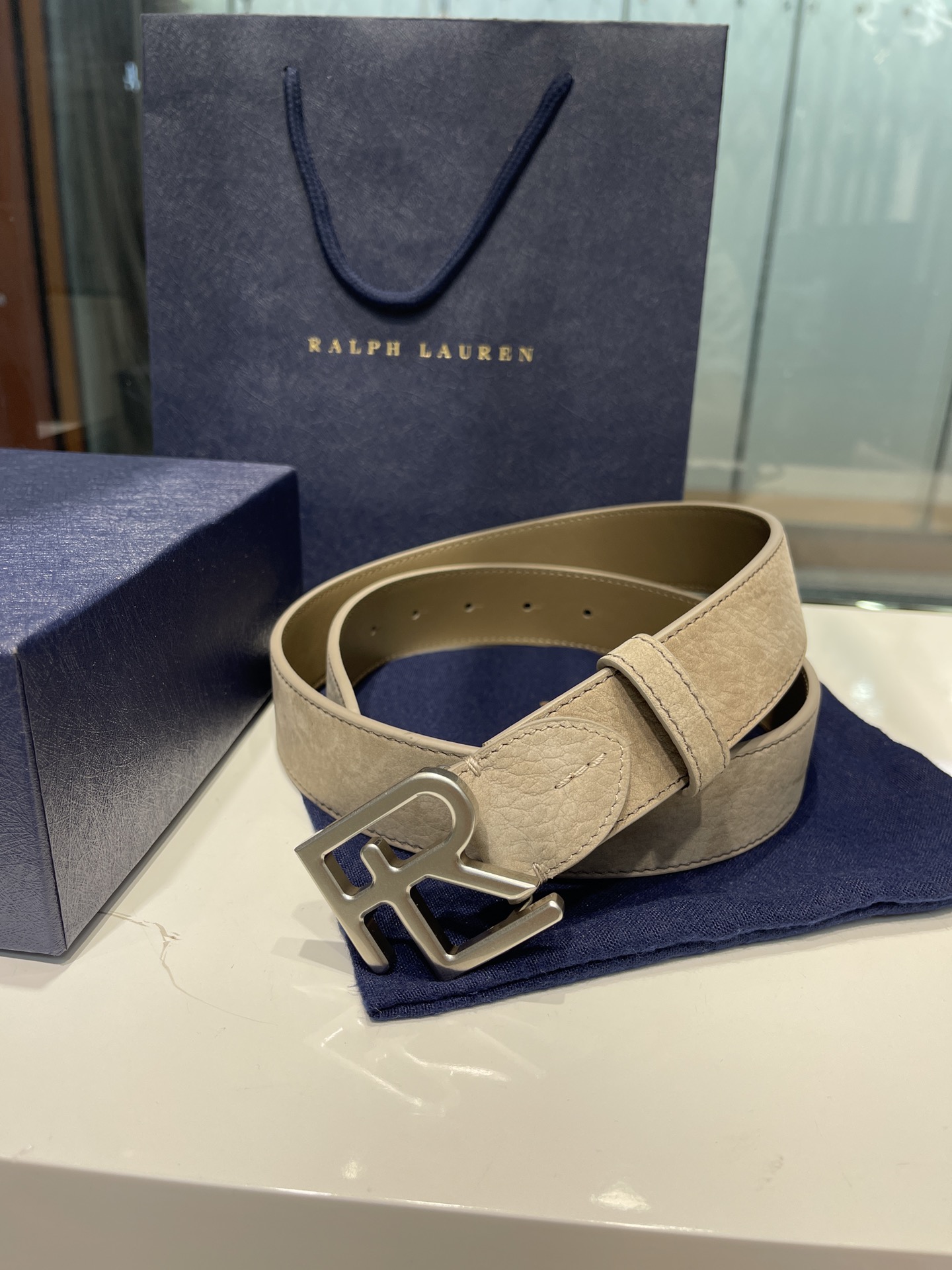 Ralph Lauren/拉夫劳伦 24年RL新款 这款腰带采用头层进口牛绒面皮和底皮头层牛皮 做工细
