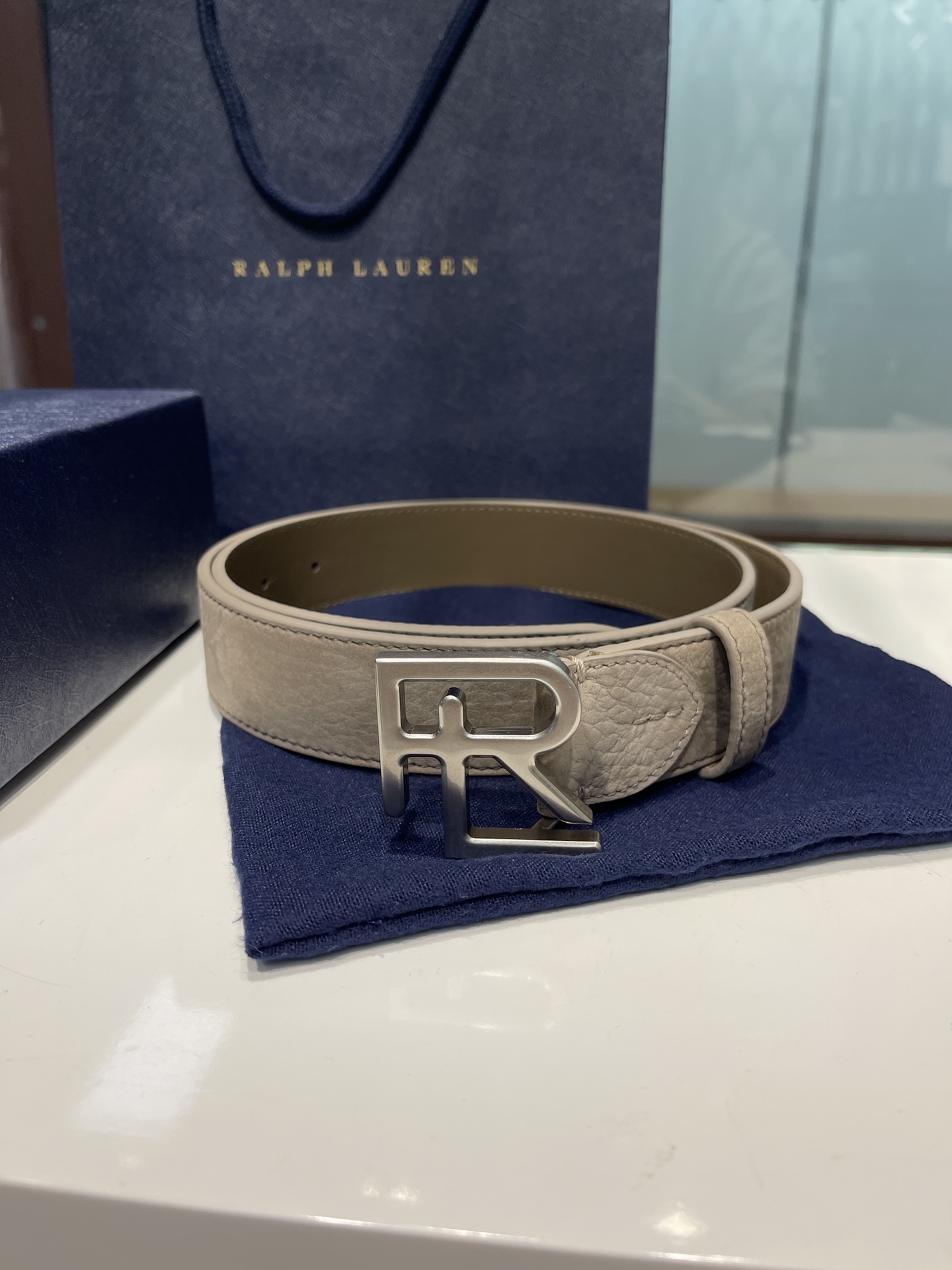  Ralph Lauren/拉夫劳伦 24年RL新款 这款腰带采用头层进口牛绒面皮和底皮头层牛皮 做工细