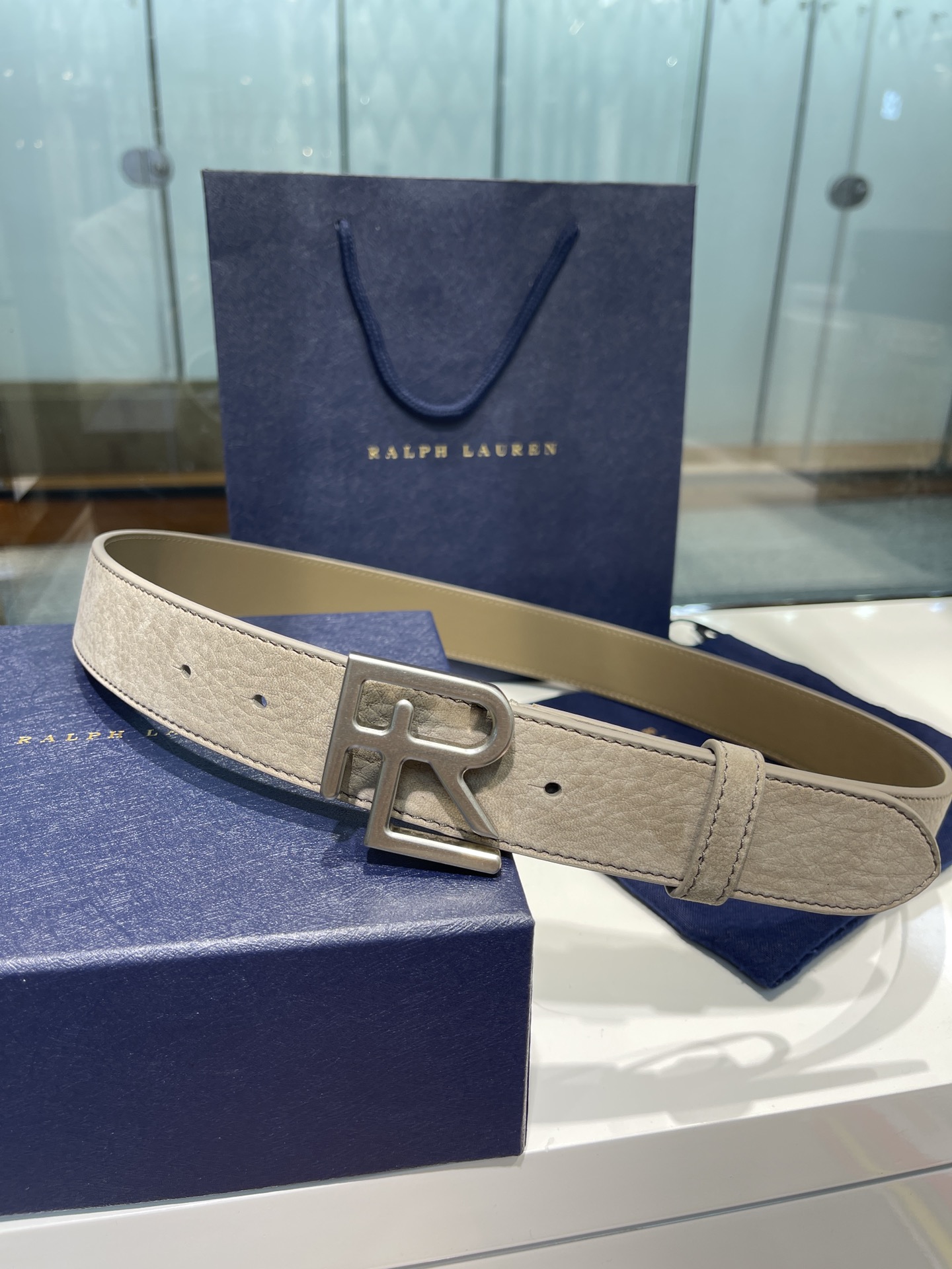  Ralph Lauren/拉夫劳伦 24年RL新款 这款腰带采用头层进口牛绒面皮和底皮头层牛皮 做工细