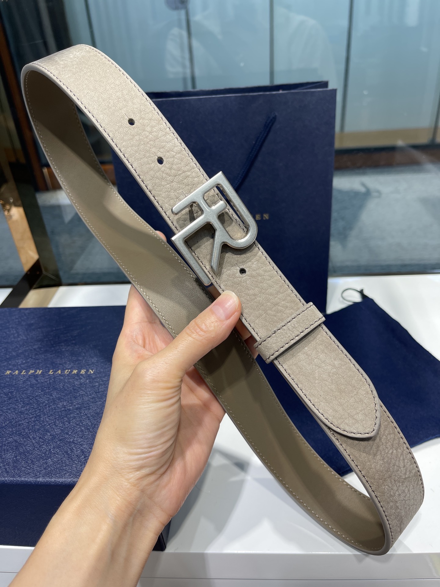  Ralph Lauren/拉夫劳伦 24年RL新款 这款腰带采用头层进口牛绒面皮和底皮头层牛皮 做工细