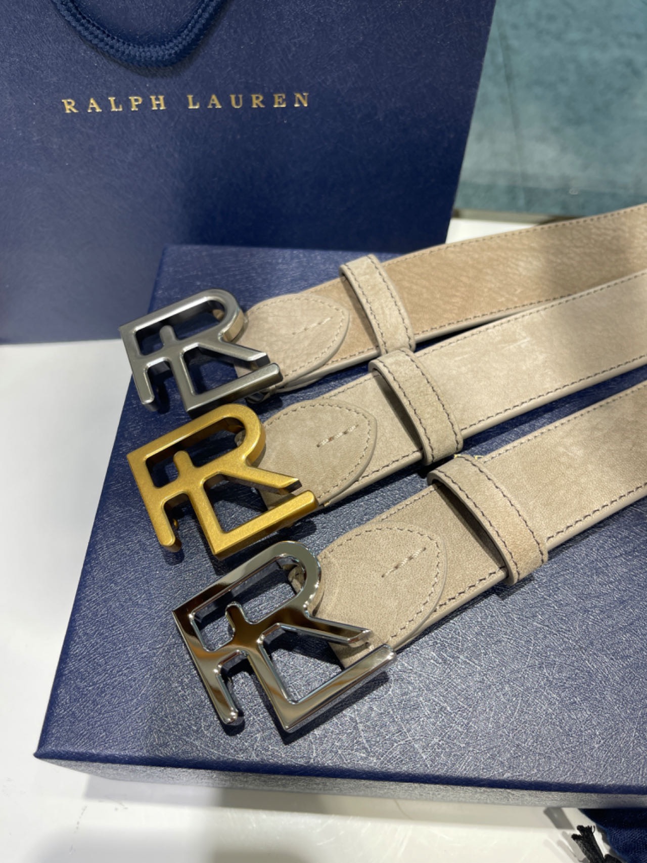 Ralph Lauren/拉夫劳伦 24年RL新款 这款腰带采用头层进口牛绒面皮和底皮头层牛皮 做工细致