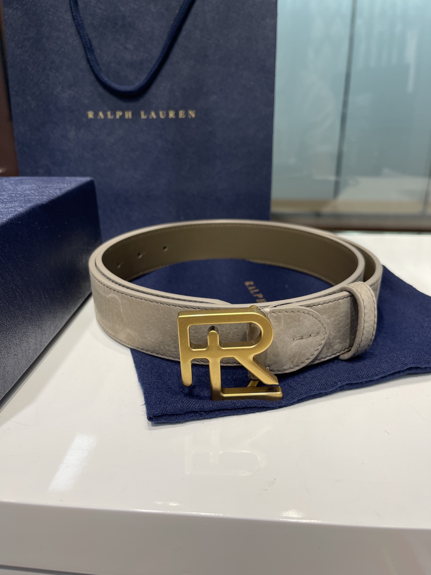 Ralph Lauren/拉夫劳伦 24年RL新款 这款腰带采用头层进口牛绒面皮和底皮头层牛皮 做工细致