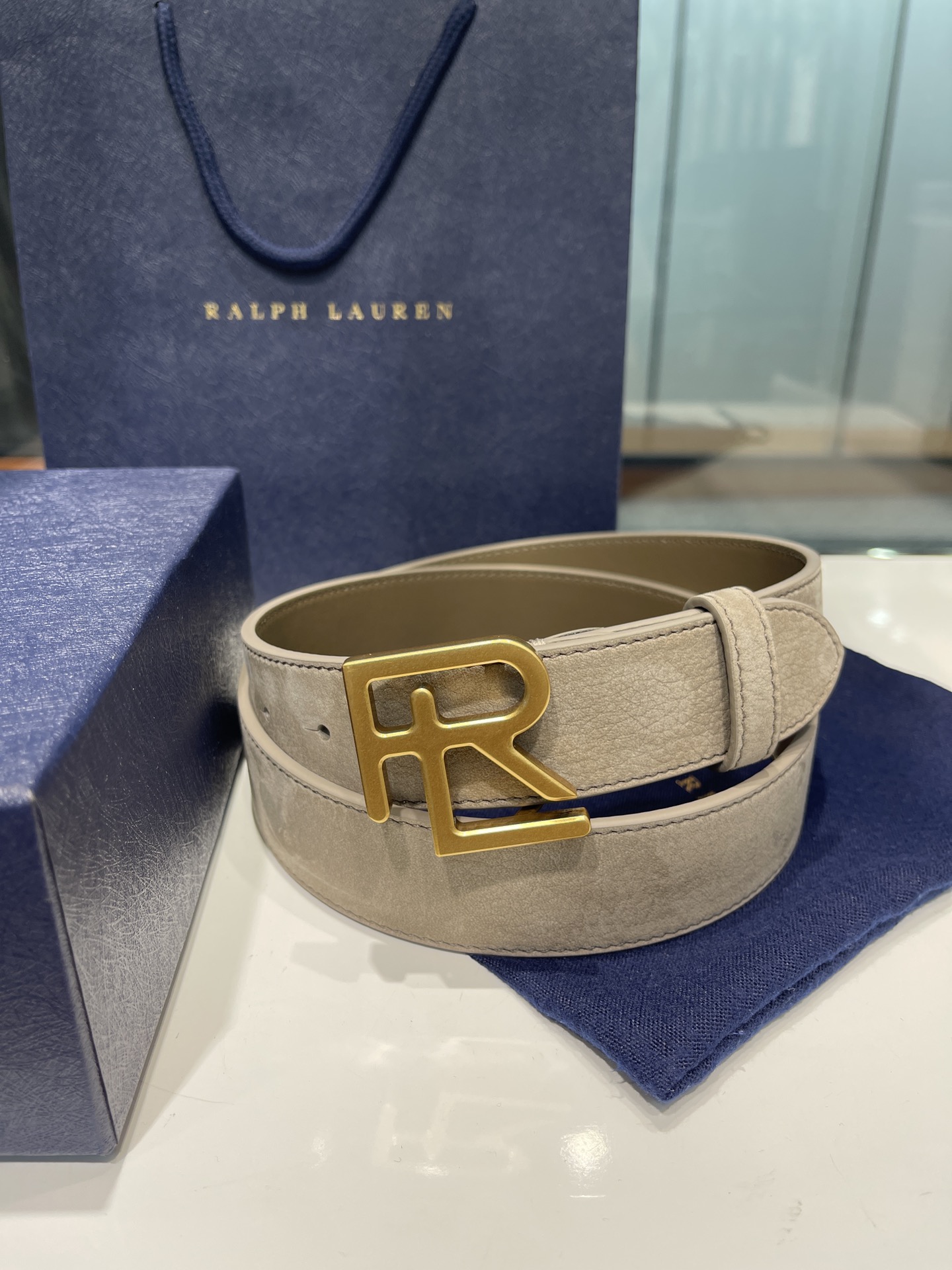 Ralph Lauren/拉夫劳伦 24年RL新款 这款腰带采用头层进口牛绒面皮和底皮头层牛皮 做工细致