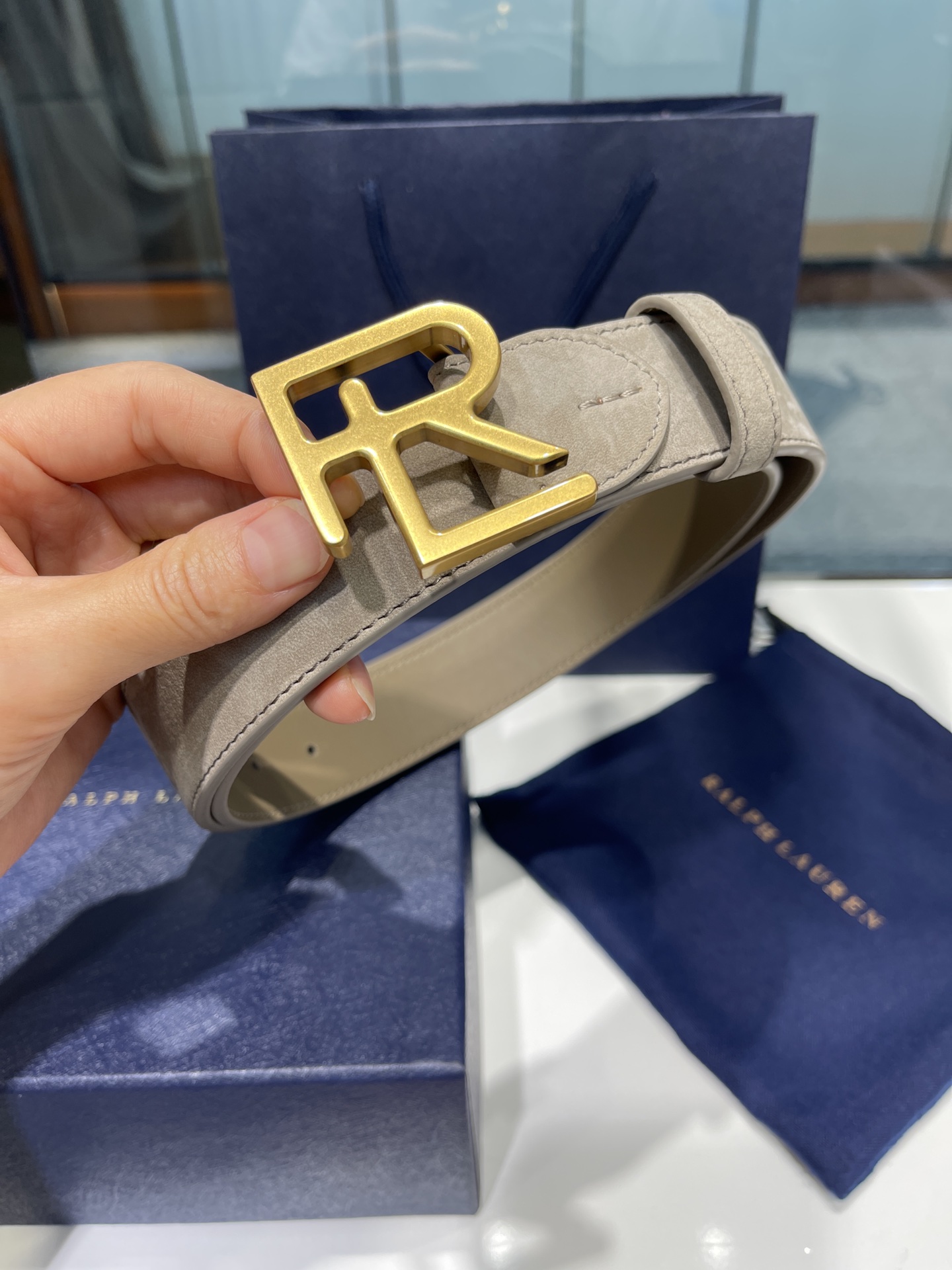 Ralph Lauren/拉夫劳伦 24年RL新款 这款腰带采用头层进口牛绒面皮和底皮头层牛皮 做工细致