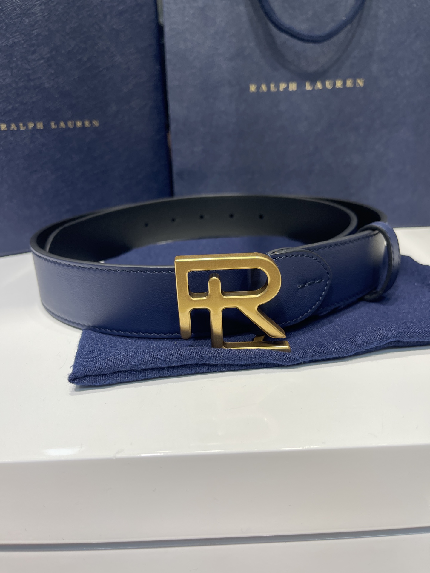 Ralph Lauren/拉夫劳伦 24年RL新款 这款腰带采用双面头层牛皮
