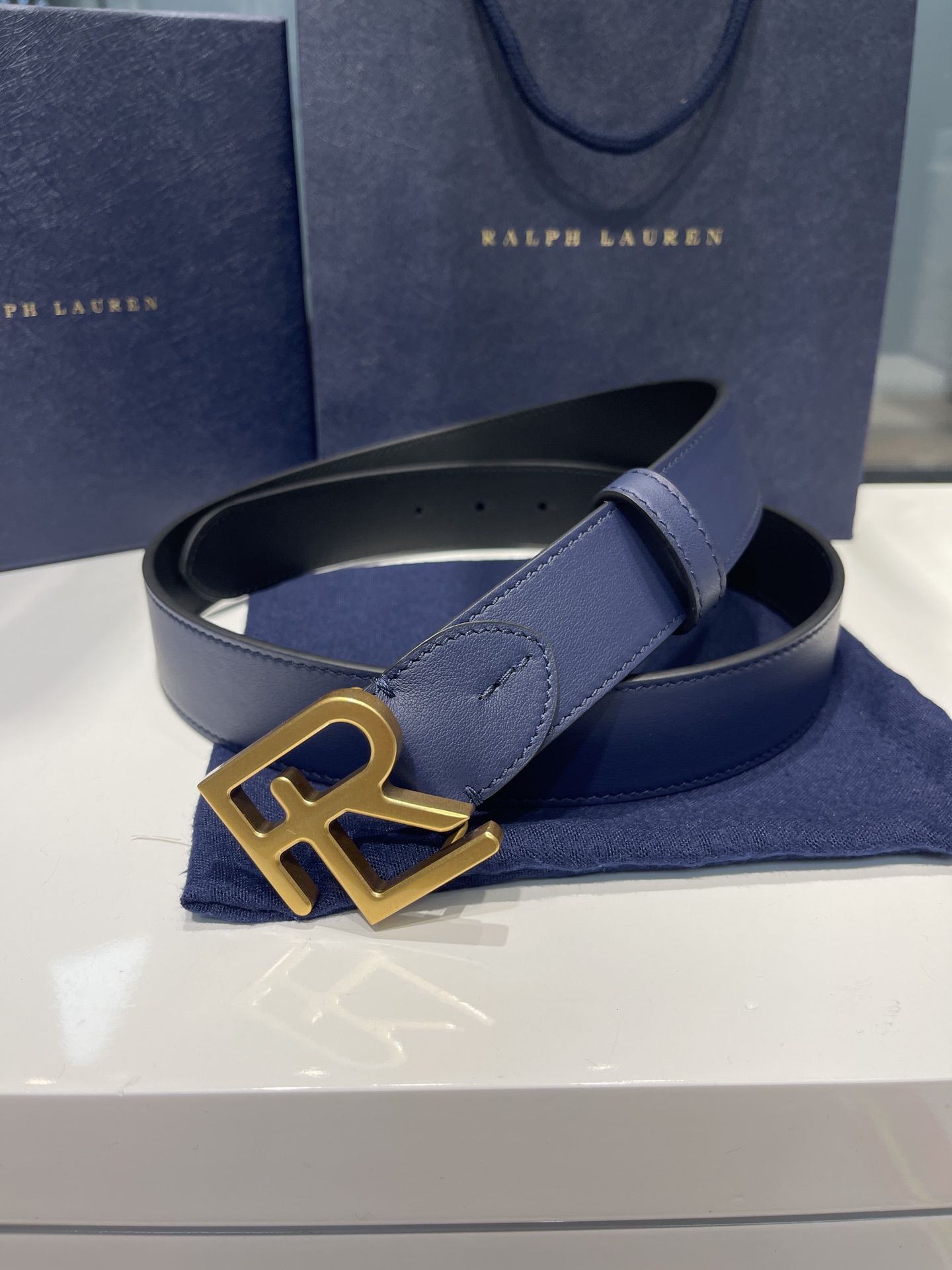 Ralph Lauren/拉夫劳伦 24年RL新款 这款腰带采用双面头层牛皮