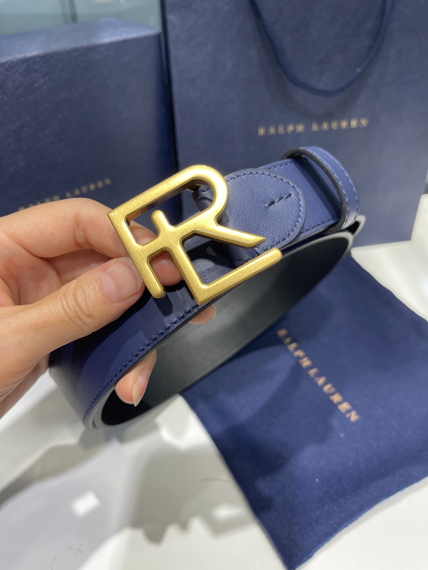 Ralph Lauren/拉夫劳伦 24年RL新款 这款腰带采用双面头层牛皮