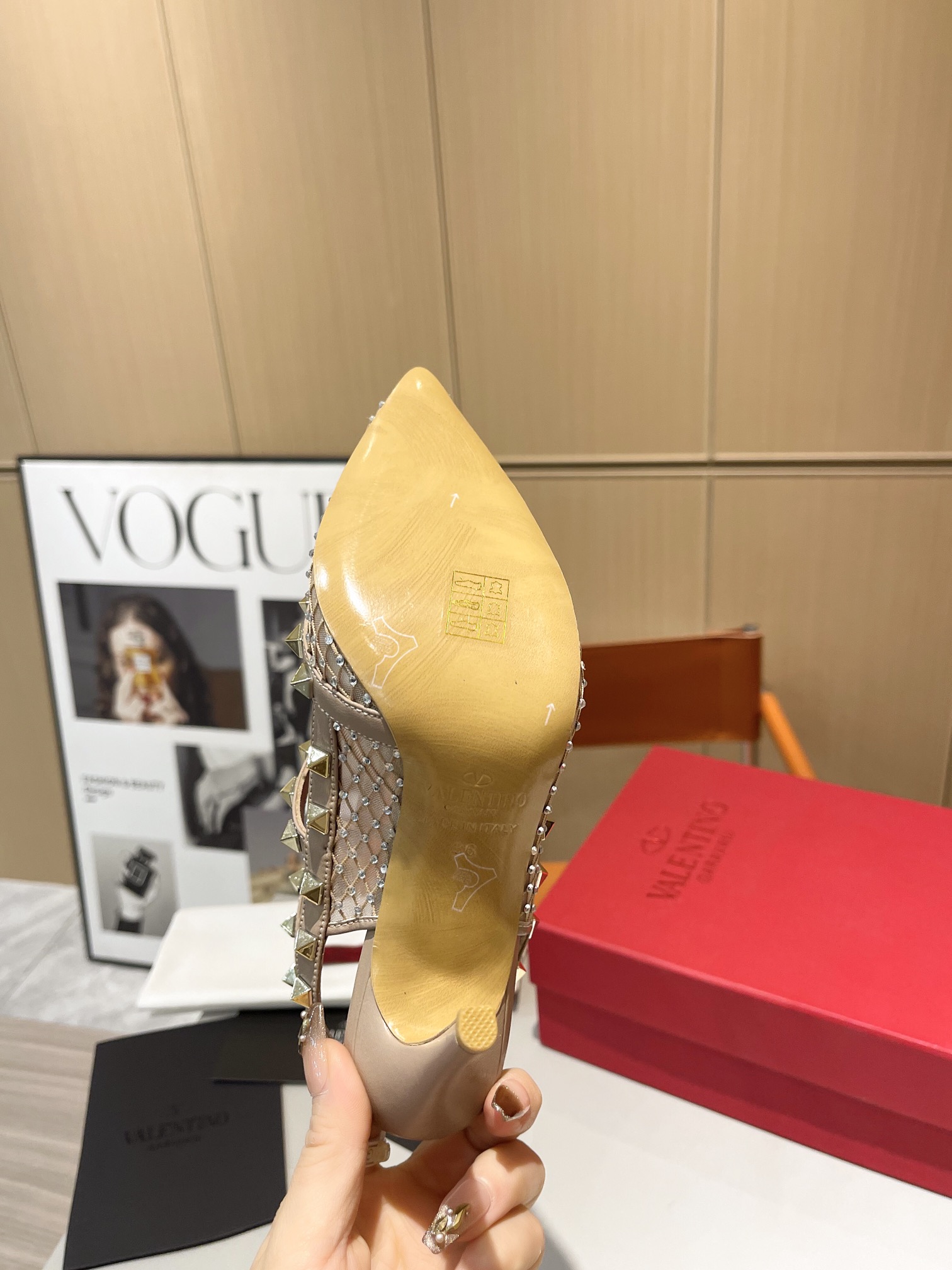 versión superior 𝑉𝐴𝐿𝐸𝑁𝑇𝐼𝑁𝑂 Valentino Primavera/Verano 2024 Nueva Mujer ¡La parte posterior 
