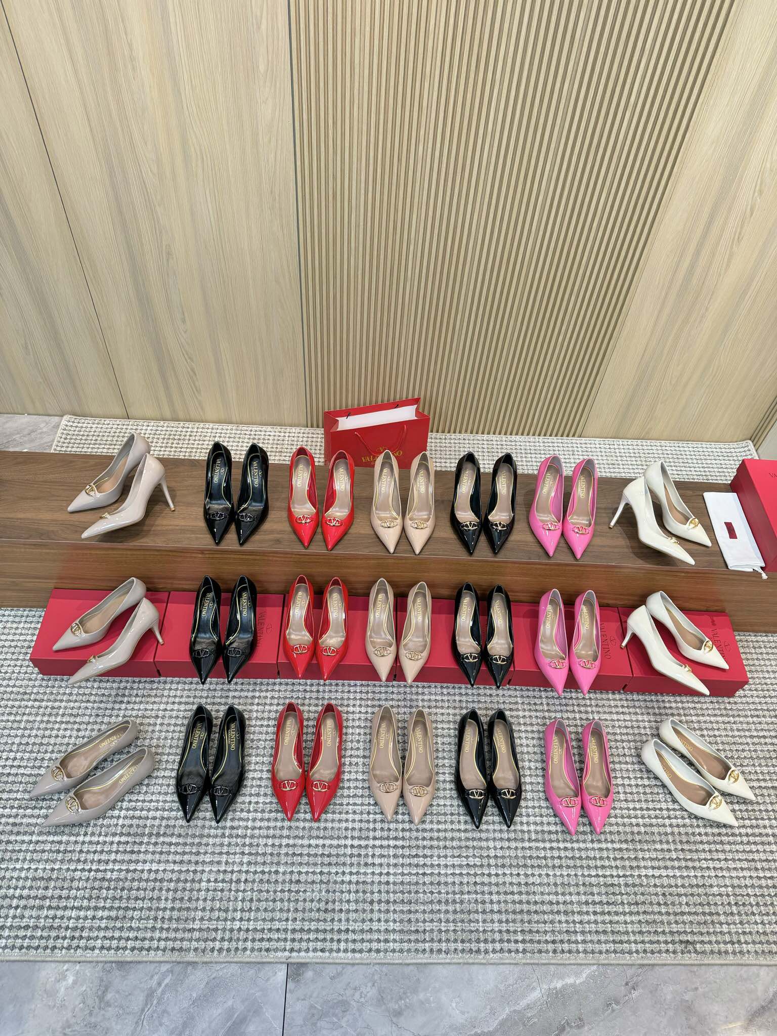 NO:224984,Top version Valentino, new autumn and winter women's single shoes, the new generation of unique 