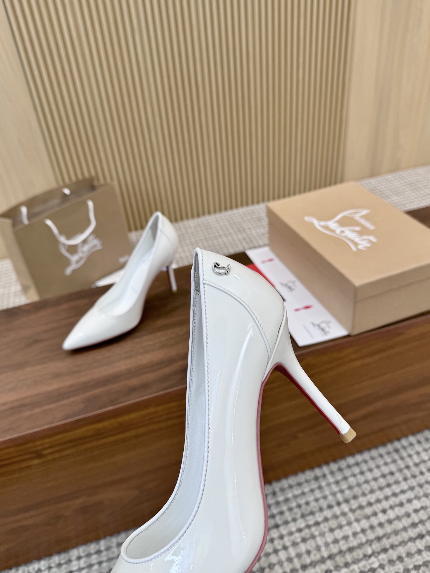 Christian Louboutin White Leather Pointed-Toe Heels, Lacquered Finish 9 i1740487047710 3507 0 8