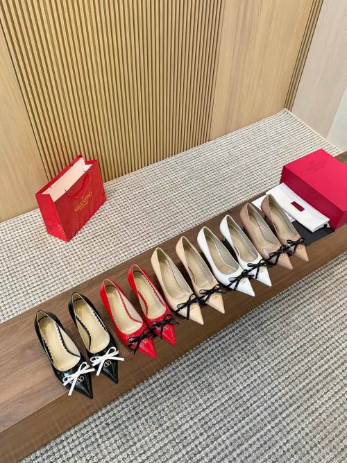 Valentino Women's Pointed-Toe Pumps with V-Detail, Elegant Leather High Heels 1 Valentino Women's Pointed-Toe Pumps with V-Detail, Elegant Leather High Heels