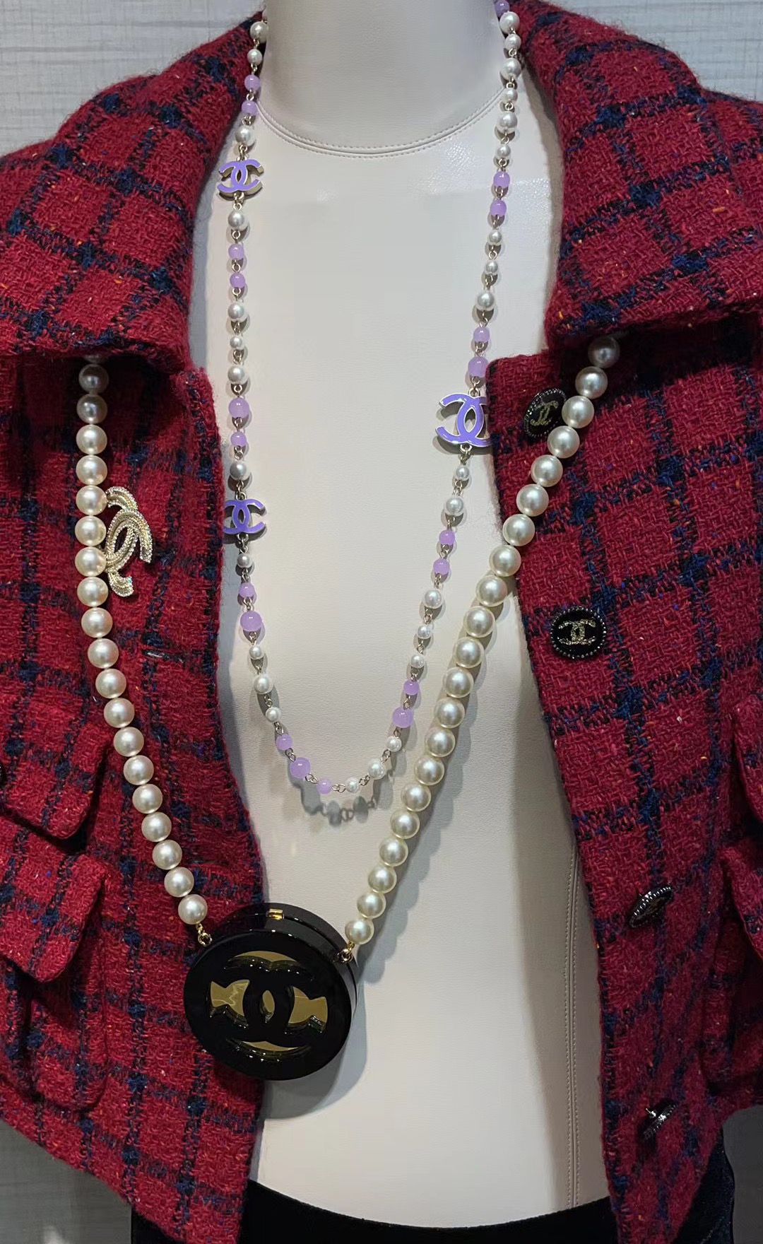 编号XXL0945
今日新品💜毛衣链紫色款
𝑪𝒉𝒂𝒏𝒆𝒍 中古款紫色珐琅双C珍珠毛衣链 

半透紫色串珠