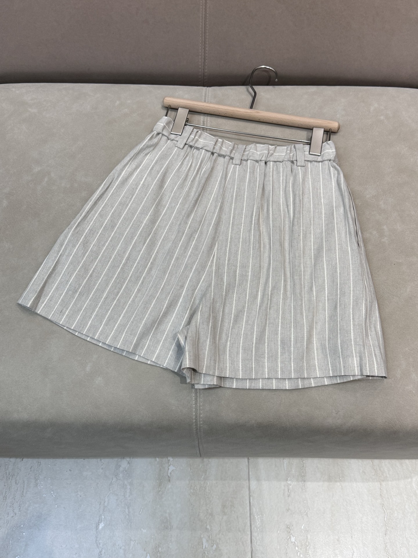 P713 ORIGINAL TWEEDLED WOMAN WITH A PACKAGED NEW NEW 2025/BC SML SHORTS PANTS - 图片 2