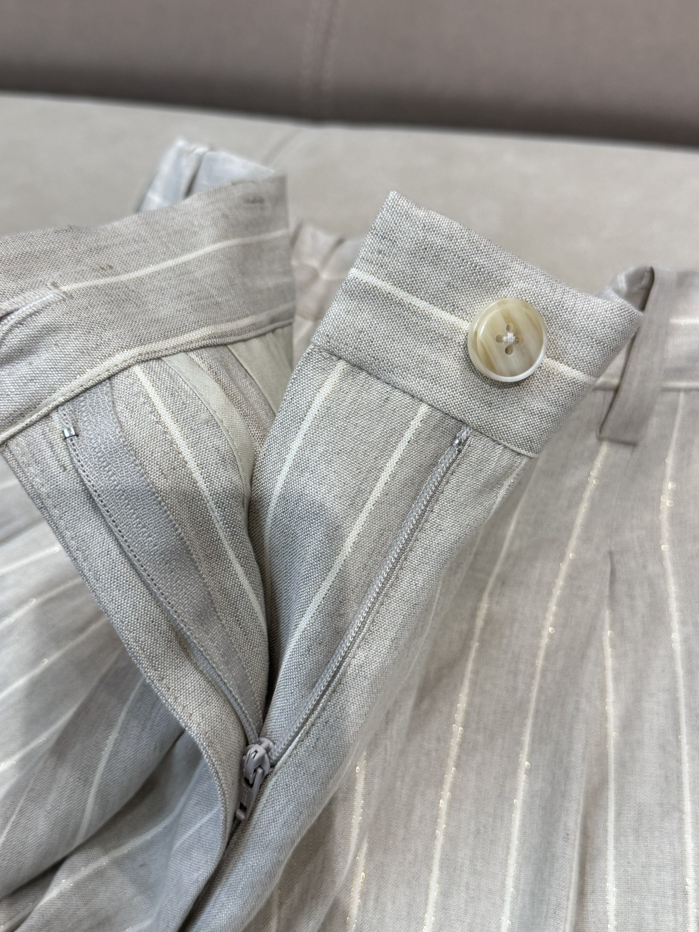 P713 ORIGINAL TWEEDLED WOMAN WITH A PACKAGED NEW NEW 2025/BC SML SHORTS PANTS - 图片 4