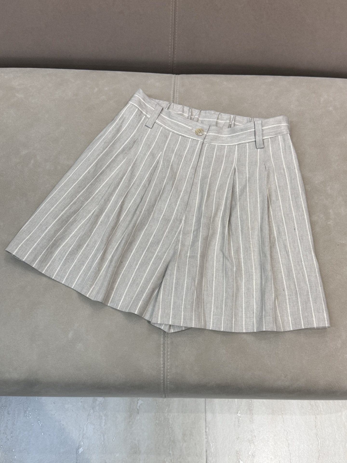 P713 ORIGINAL TWEEDLED WOMAN WITH A PACKAGED NEW NEW 2025/BC SML SHORTS PANTS - 图片 3
