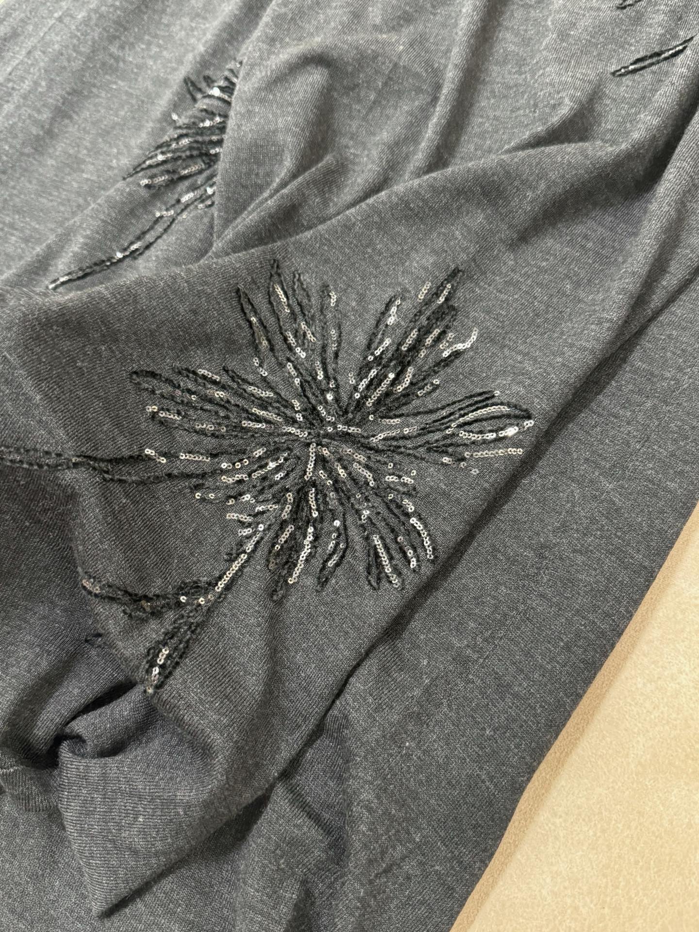 P989 One-Size-Fits-All Dress with BC Embroidery in Wool and Silk - 图片 8