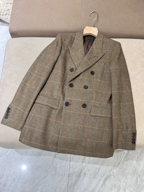 Elegant Women's Wool Blend Plaid Double-Breasted Blazer - Stylish and Warm 1 Elegant Women's Wool Blend Plaid Double-Breasted Blazer - Stylish and Warm