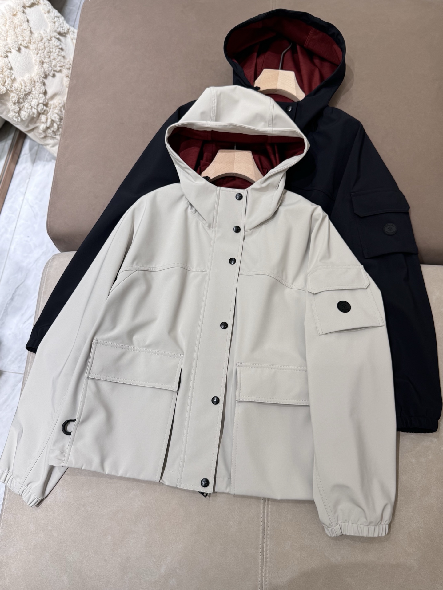 Moncler Outdoor Korte Windjack Jas - Stijlvol en Beschermend