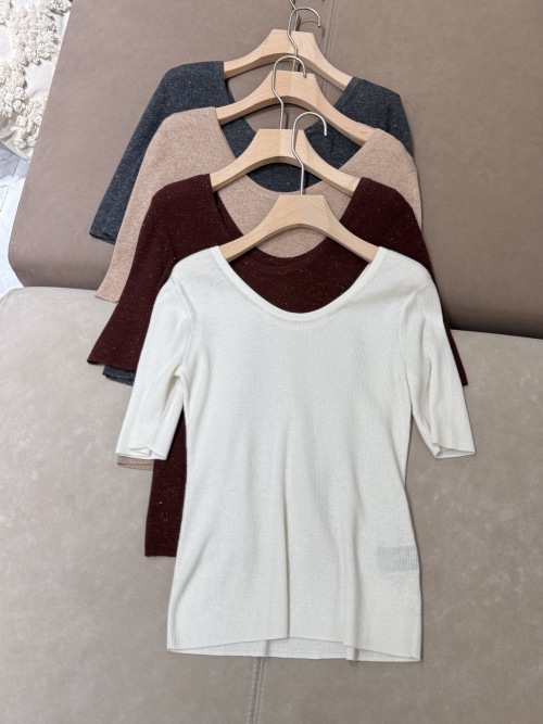 Elegant Women's Wool & Cashmere Blend Short Sleeve Knit Top - New 2025 1 Elegant Women's Wool & Cashmere Blend Short Sleeve Knit Top - New 2025