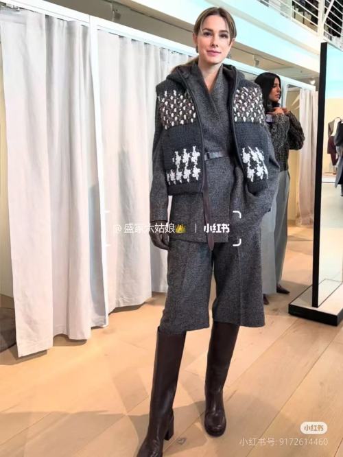 2025 Women's Herringbone Wool Suit Set - Stylish and Comfortable Outfit