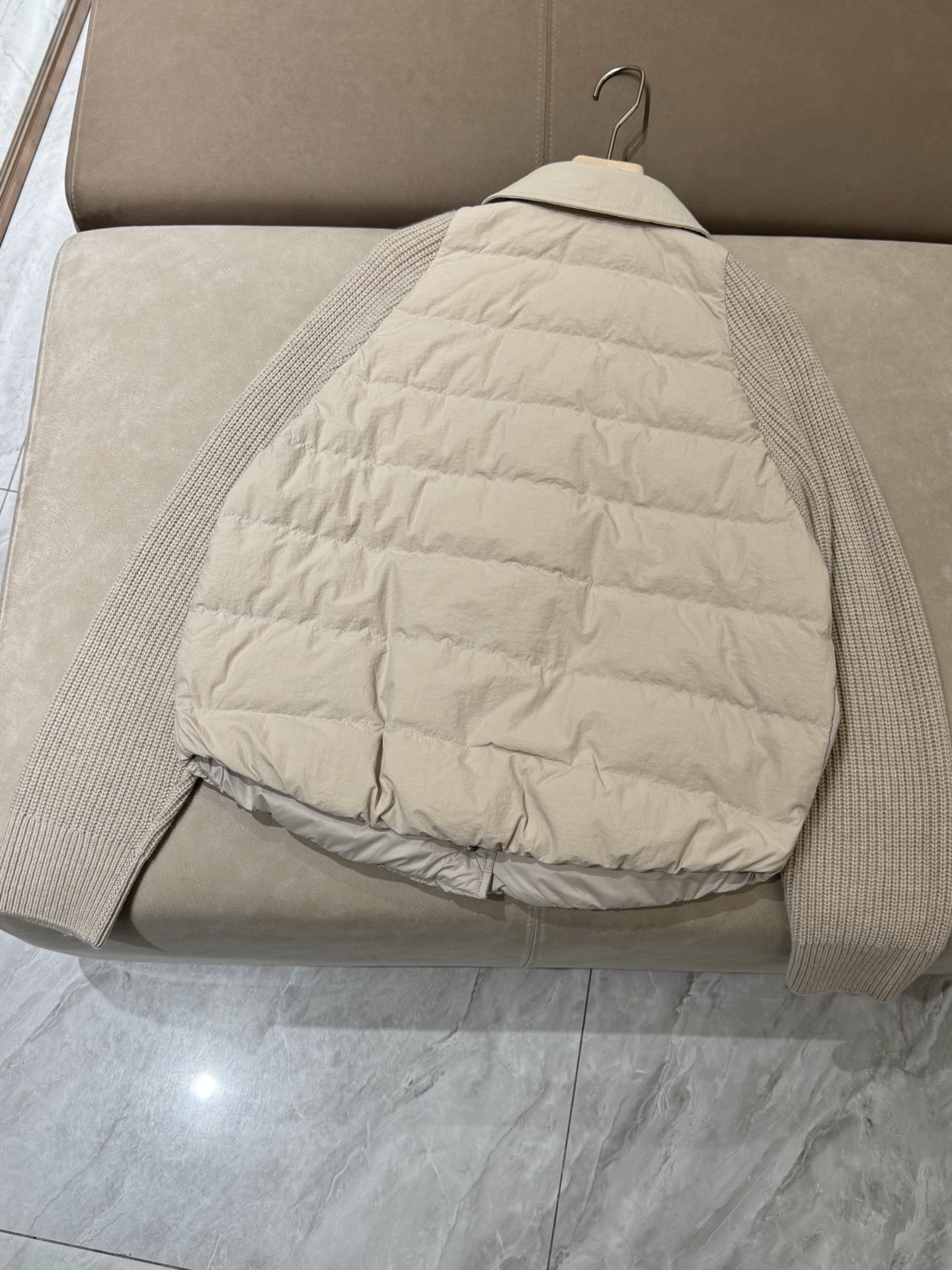2025 New Women's Goose Down Puffer Jacket with Knitted Sleeves 4 i1754304367607 1037 0 2
