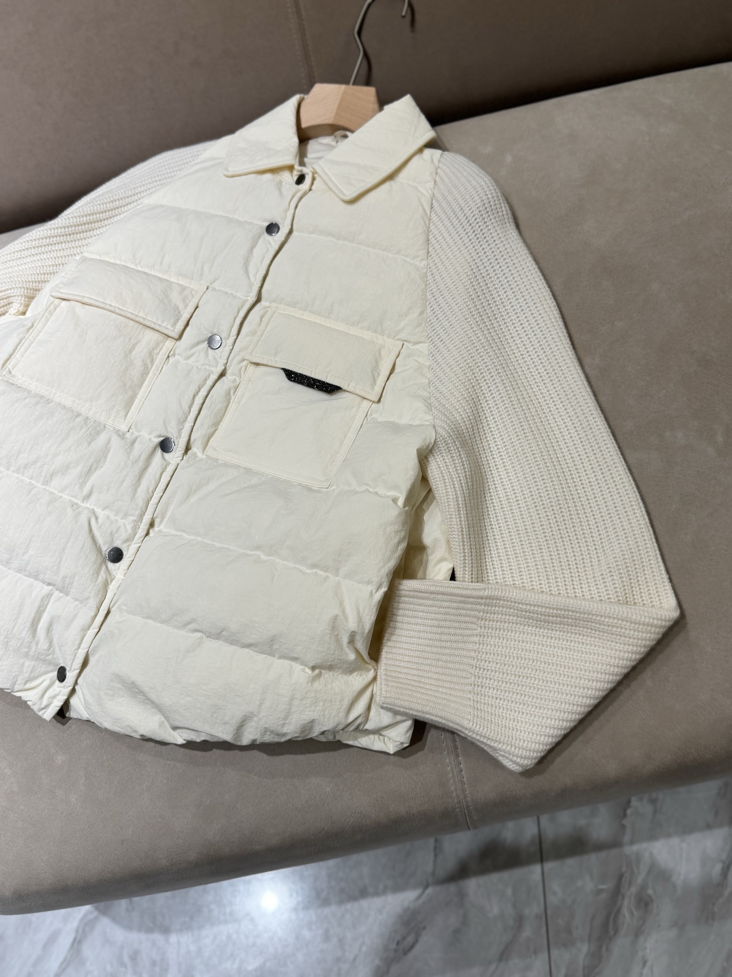 2025 New Women's Goose Down Puffer Jacket with Knitted Sleeves 9 i1754304367772 4784 0 7