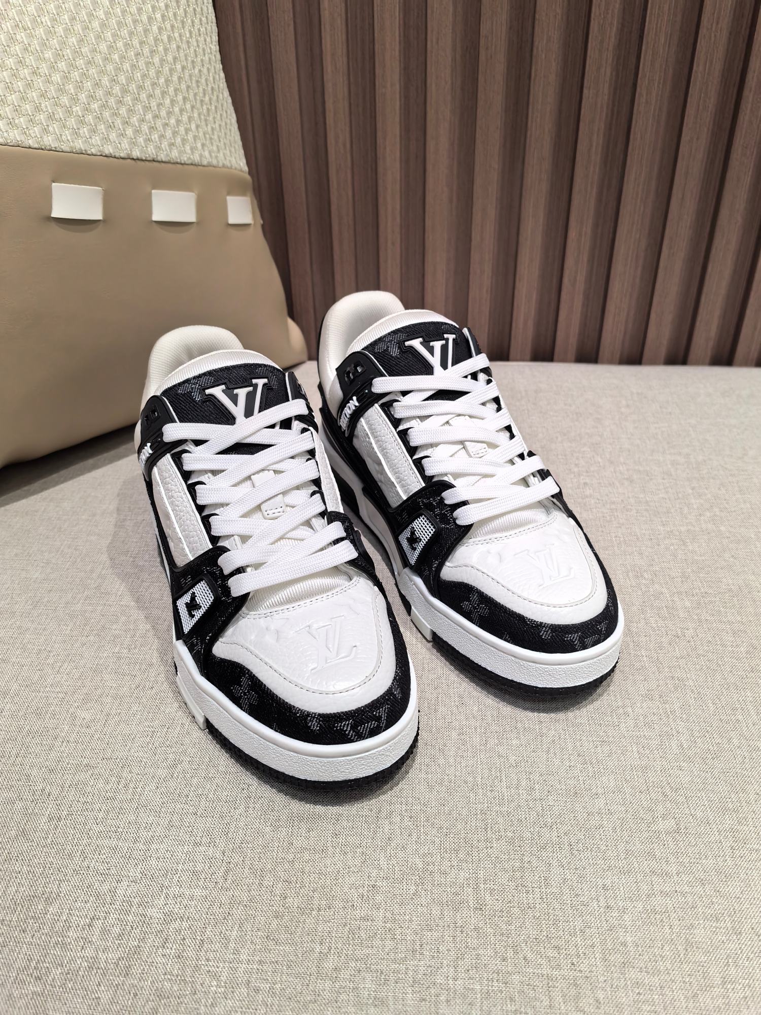 Precio de fábrica p420 @ Black Denim 【LV】 🏀Zapatillas casuales de baloncesto de serie limitada para parejas👫 ¡Entrena…
