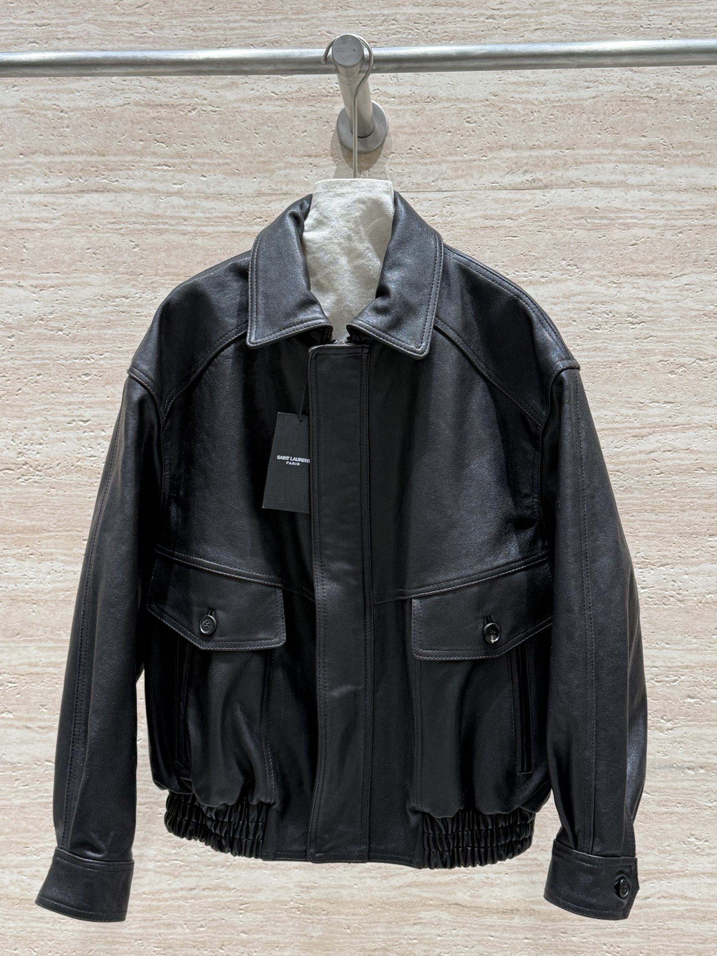 NO:742866,Saint L*urent 2025 new winter fur all-in-one motorcycle jacket, 100% imported sheepskin, fine and dense, soft but not collapsed, retro and tonal design ~ cool and fashionable, with textured fabrics and precise structure, showing extraordinary taste, a must-have for going out, 100% return rate, visible elegance Size 36.38.40.42, Saint Laurent-Clothing, saint laurent, saint laurent, jackets &  coats, sheepskin,19860909Saint L*urent2025冬季新款皮毛一体机车外套,百分百进口绵羊皮,细腻绵密,软而不塌,复古又有调性的设计～酷飒时髦,以质感面料与精准结构,彰显非凡品味,出街必备,回头率百分百,看得见的贵气 尺码36.38.40.42,圣罗兰-服装,saint laurent,saint laurent,jackets & coats,sheepskin,,Women's clothing