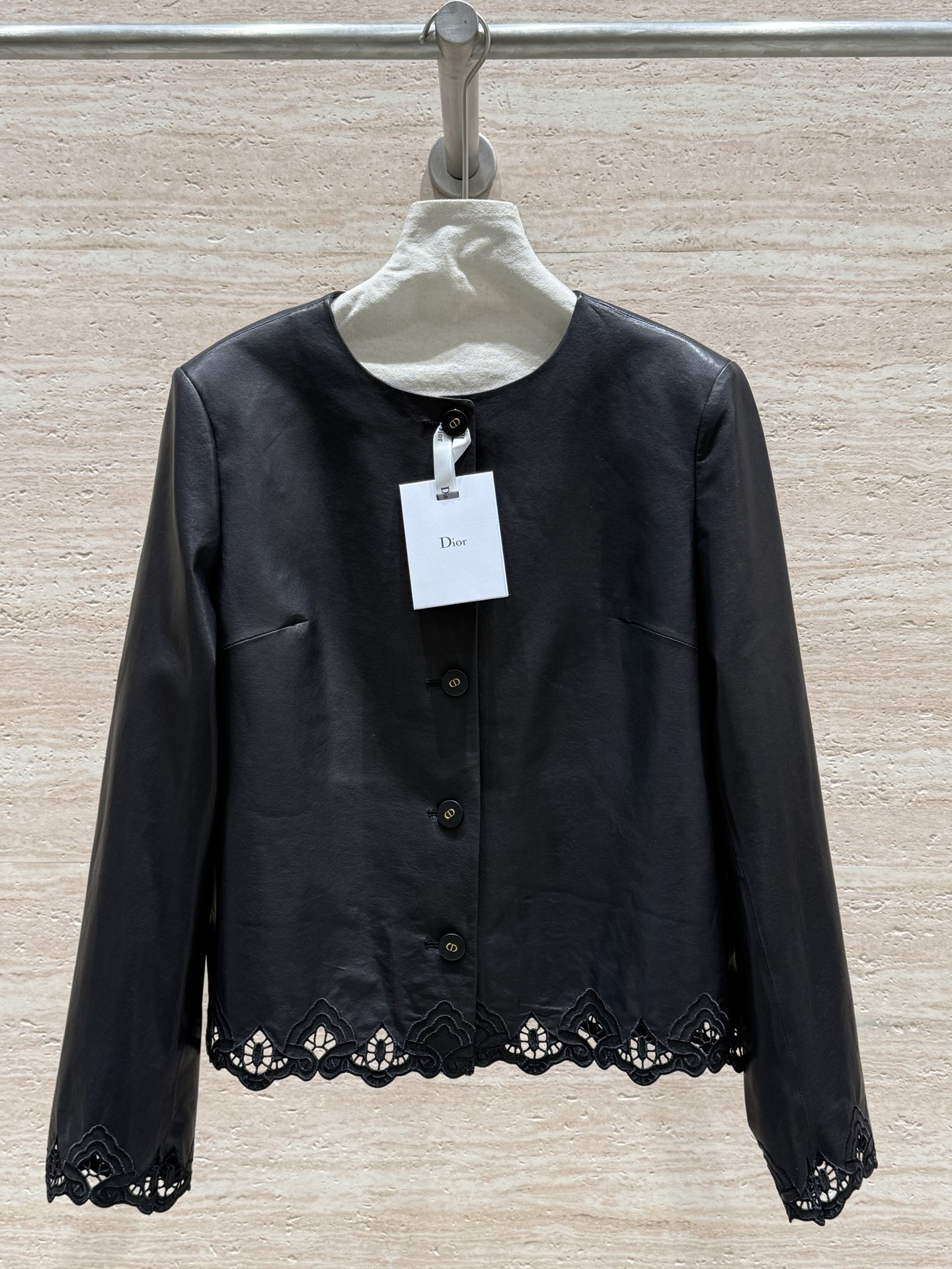 NO:743614,Dior 2026 Spring and Autumn New Round Neck Leather Jacket, 100% imported sheepskin, soft and delicate, with a dense feel. The hollow lace design on the hem and cuffs is exquisite and has a sense of design. It is eye-catching and makes you more elegant. Just close your eyes and look at it. Size 36.38.40.42, Dior-clothing, dior, dior, jackets & coats, leather jacket, sheepskin,19860909Dior 2026 春秋新款圆领皮衣外套,百分百进口绵羊皮,软糯细腻,手感绵密,下摆袖口镂空花边的设计,精致又有设计感,让人眼前一亮,更显气质贵气,闭眼入就对了 尺码36.38.40.42,迪奥-服装,dior,dior,jackets & coats,leather jacket,sheepskin,,Women's clothing