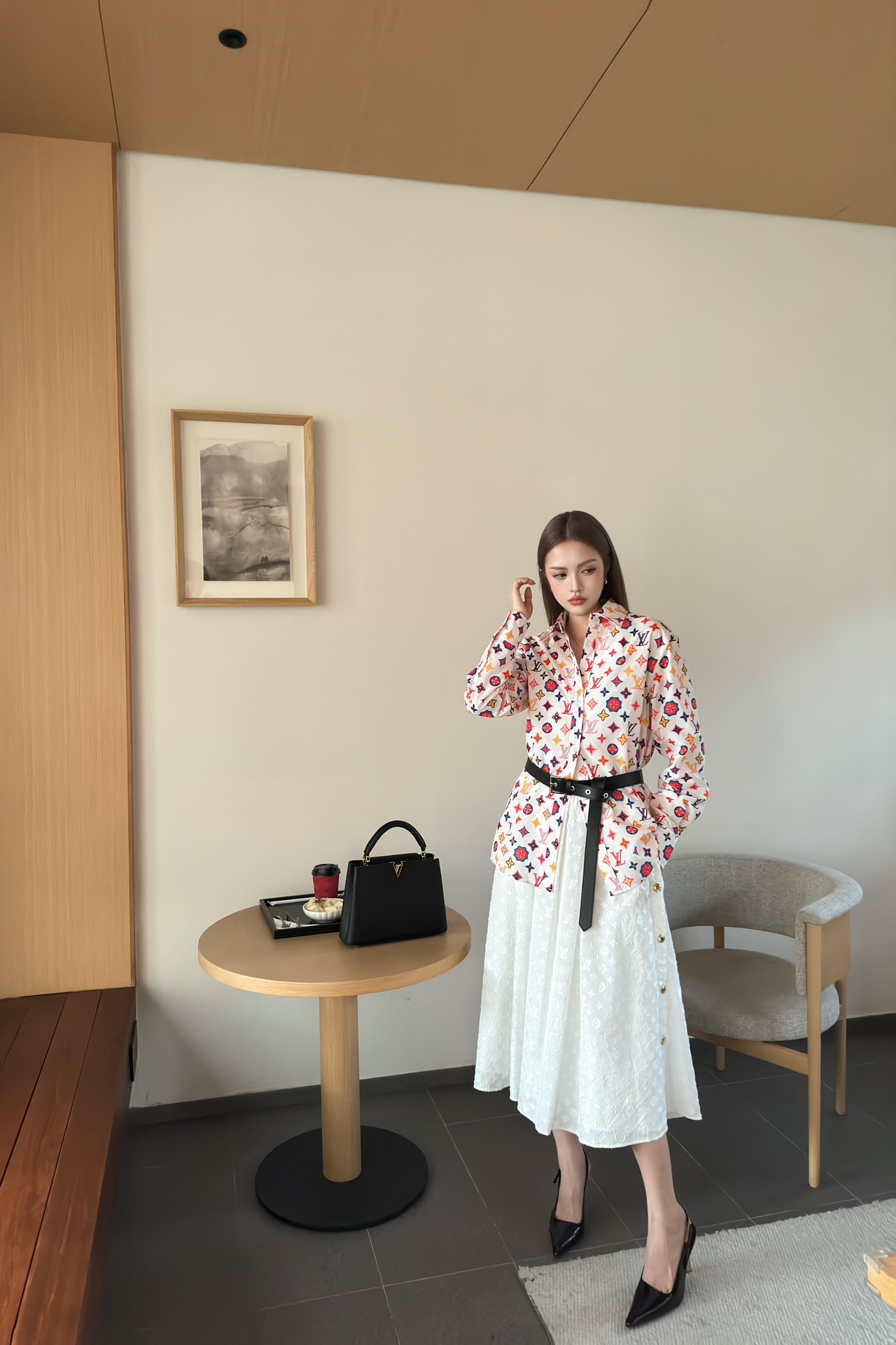 NO:295561,Model number D24122587 LOUIS*Doujia LV new model customized emulated silk fabric classic presbyterian logo printed loose casual buckle lapel long sleeve shirt with belt!  (M size bust 104, sleeve length 60, clothing length 72), louis vuitton, louis vuitton, louis vuitton, louis vuitton, louis vuitton, real silk, alexander wang19860909款号D24122587 LOUIS*驴家LV新款 定制仿真丝面料经典老花logo印花宽松休闲系扣翻领长袖衬衣配有腰带！（M码胸围104,袖长60,衣长72）,,louis vuitton,louis vuitton,louis vuitton,louis vuitton,real silk,alexander wang,Women's clothing