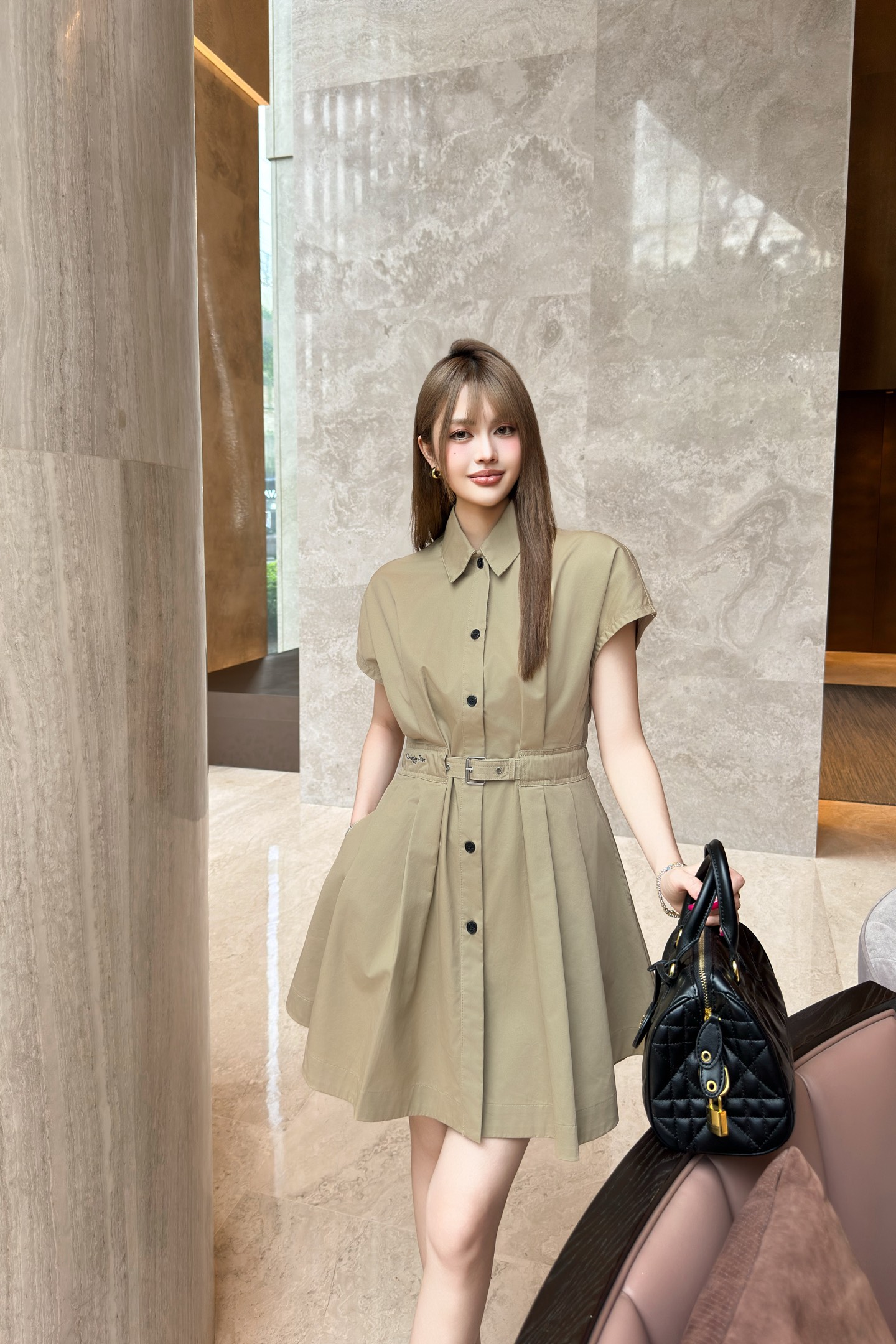 Dior Sleeveless Pleated Shirt Dress with Belt - Chic & Timeless Style 2 i1746721281664 9921 0 1