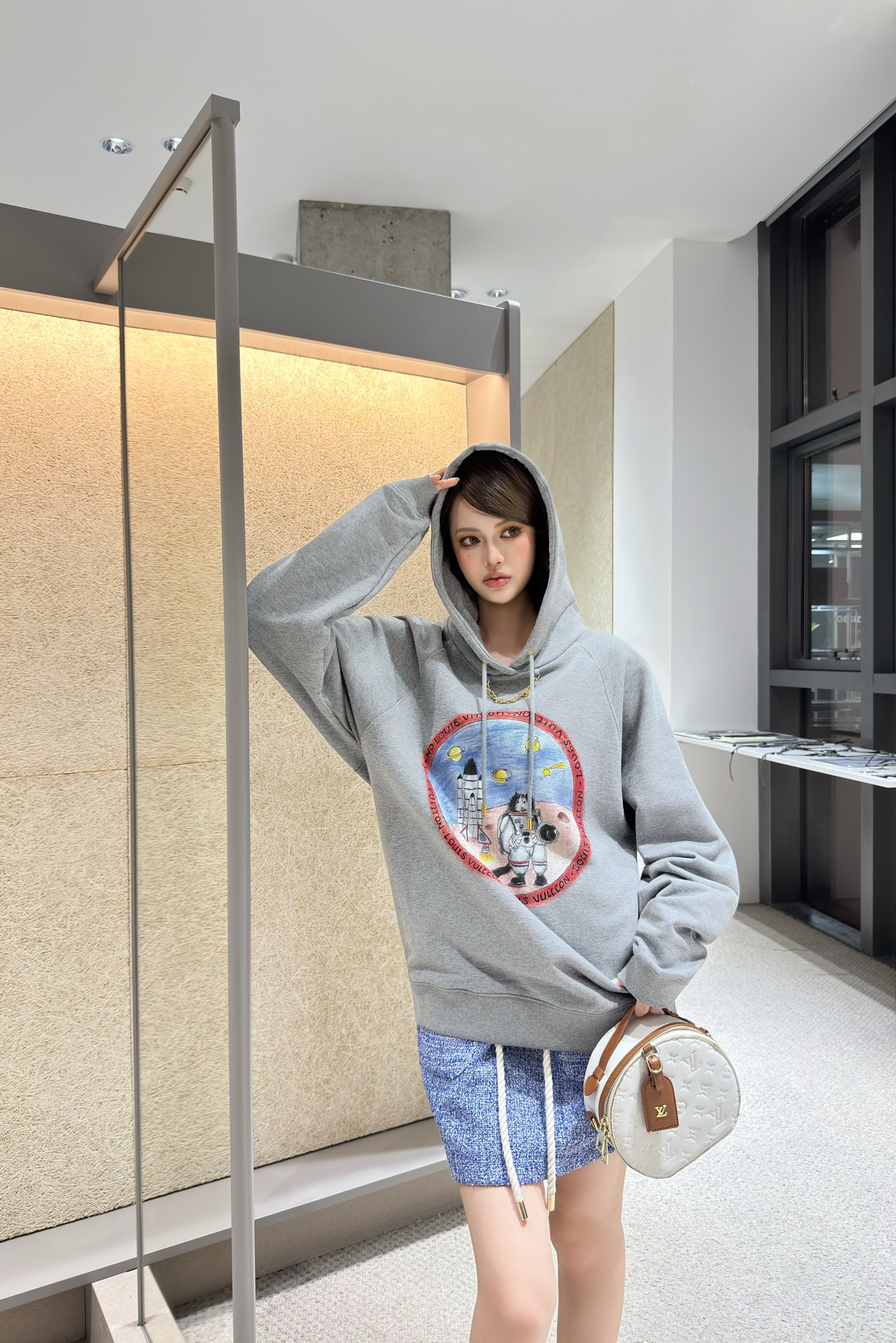 Louis Vuitton Graphic Print Hoodie Drawstring Loose Fit Autumn New 3 i1757519430552 494 0 2