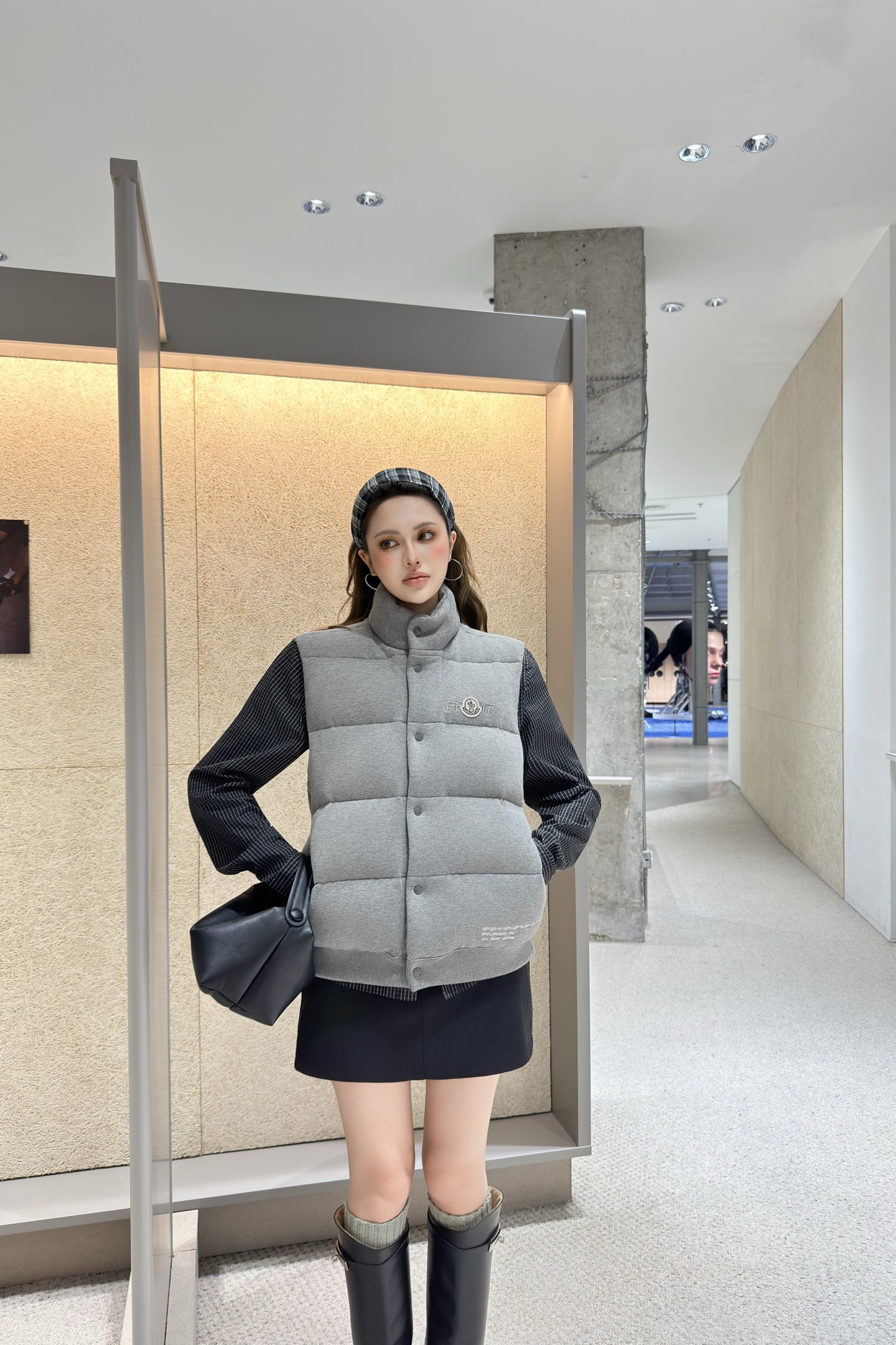 Moncler 2025FW Wool Down Vest for Women and Men - Warm and Stylish 2 i1757561416217 3416 0 1