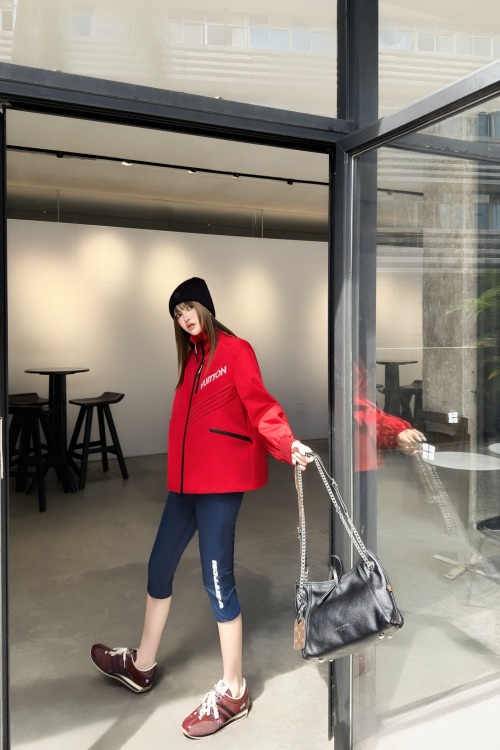 Louis Vuitton 2025FW Windbreaker - Stylish, High-Quality, and Versatile 1 Louis Vuitton 2025FW Windbreaker - Stylish, High-Quality, and Versatile