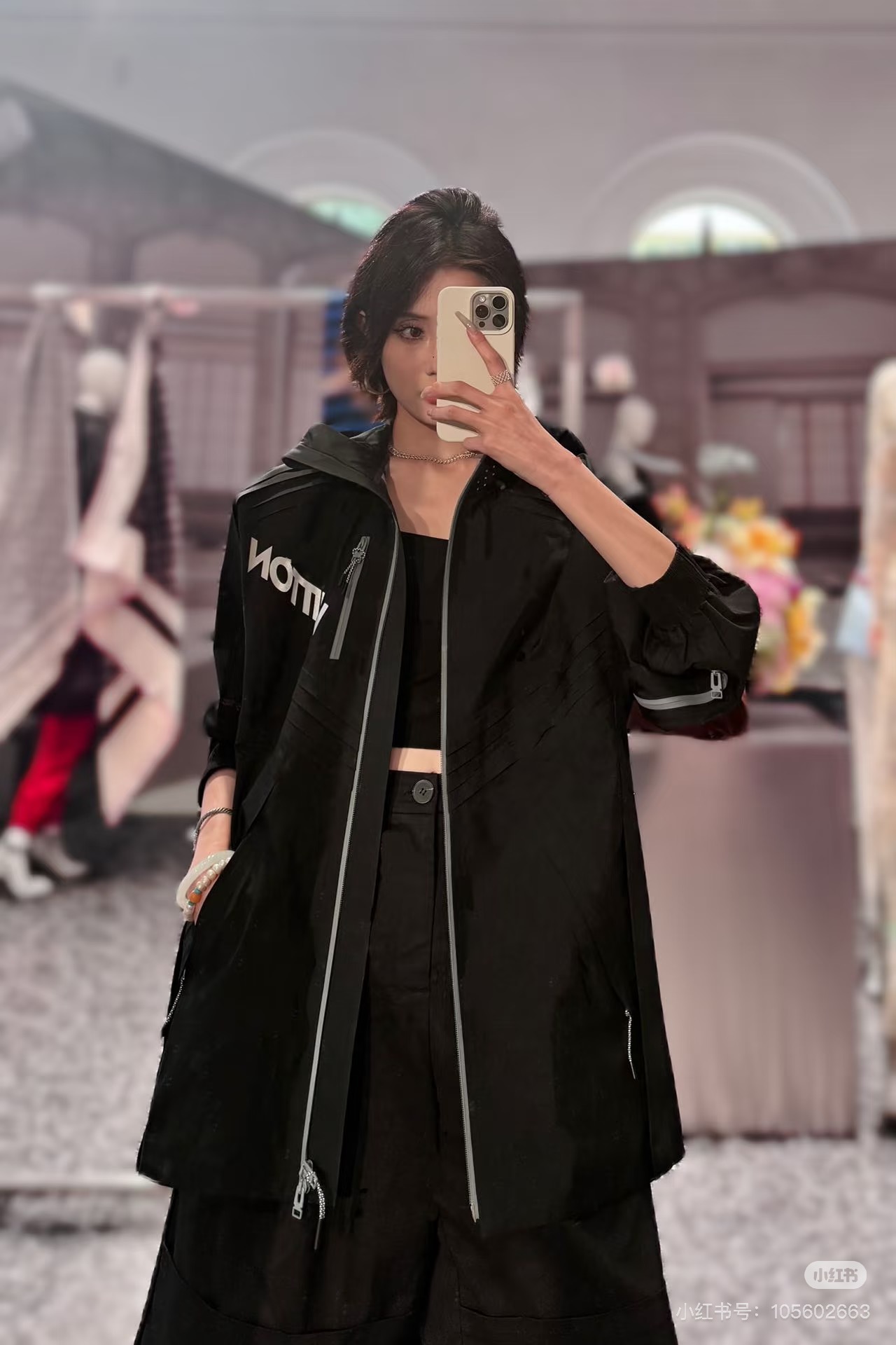 Louis Vuitton 2025FW Black Windbreaker Jacket with Customized Logo 2 i1757609772347 8521 0 1