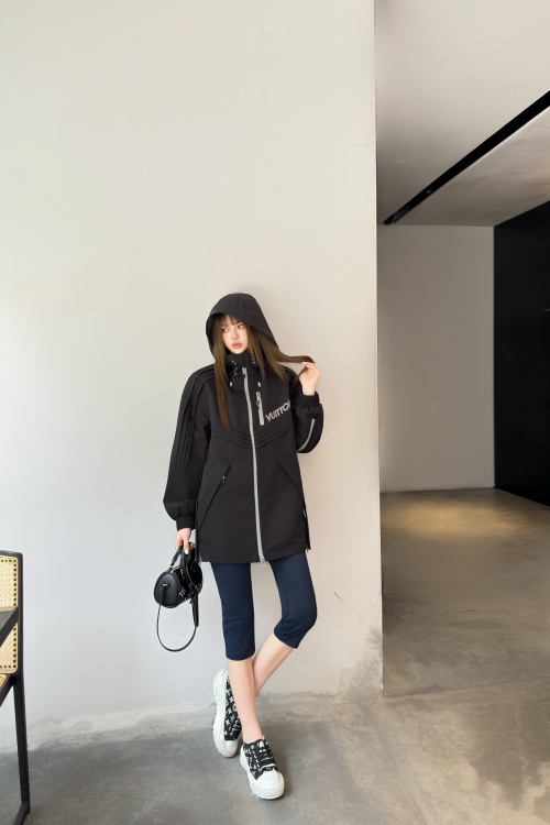 Louis Vuitton 2025FW Logo Windbreaker - Stylish and Functional 1 Louis Vuitton 2025FW Logo Windbreaker - Stylish and Functional