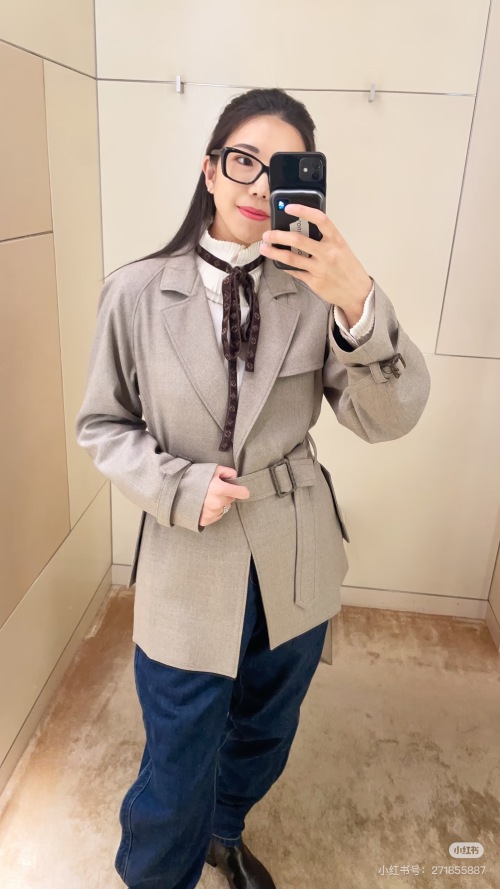 Louis Vuitton Belted Short Trench Coat Fall/Winter Collection - Stylish & Elegant 1 Louis Vuitton Belted Short Trench Coat Fall/Winter Collection - Stylish & Elegant