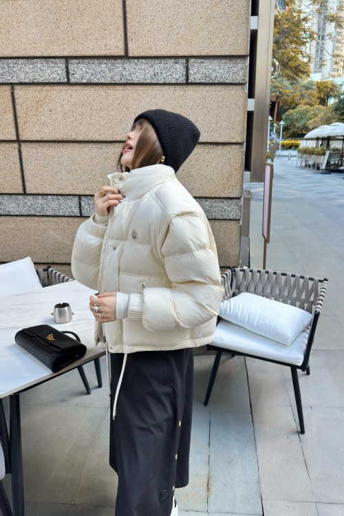 Detachable Sleeve Goose Down Puffer Jacket with Logo Detail 1 Detachable Sleeve Goose Down Puffer Jacket with Logo Detail