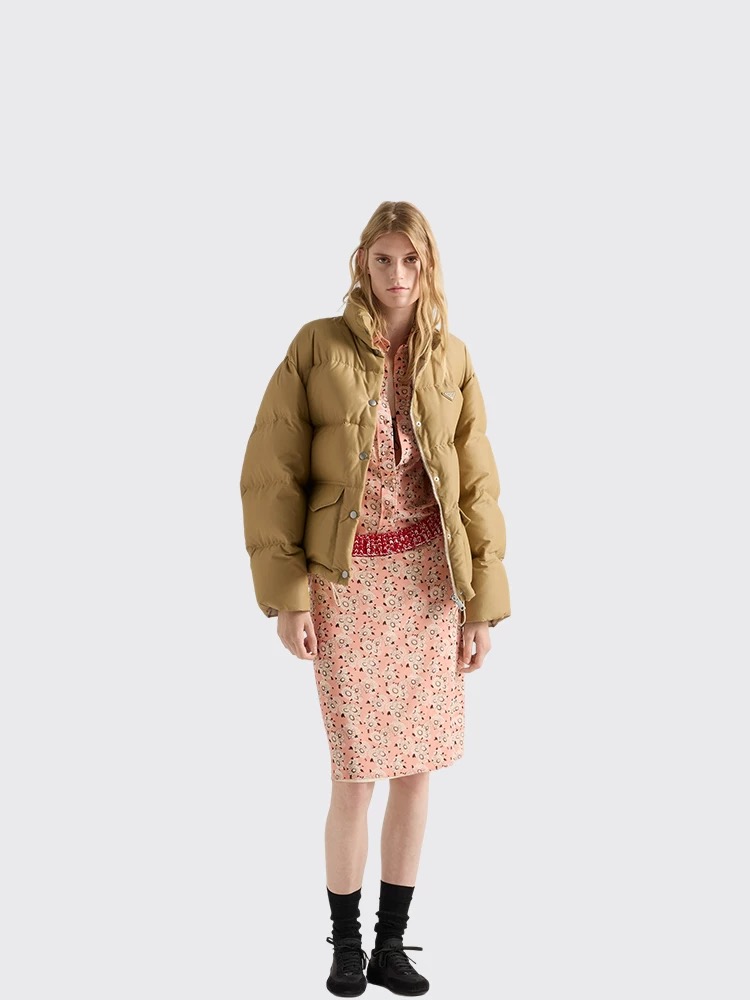 Prada 2025FW New Puffer Jacket: Ultimate Warmth & Classic Logo Accent 2 i1758119950197 4612 0 1