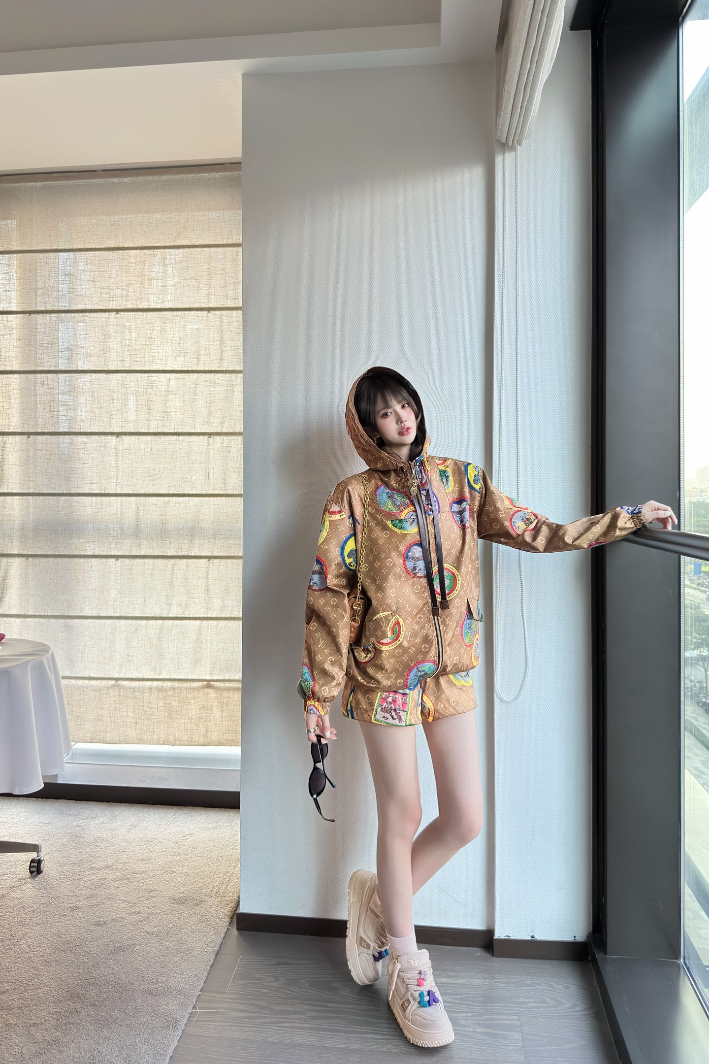 Louis Vuitton 25FW Cat Print Hooded Jacket & High Waist Shorts Set 4 i1758808280001 7974 0 3
