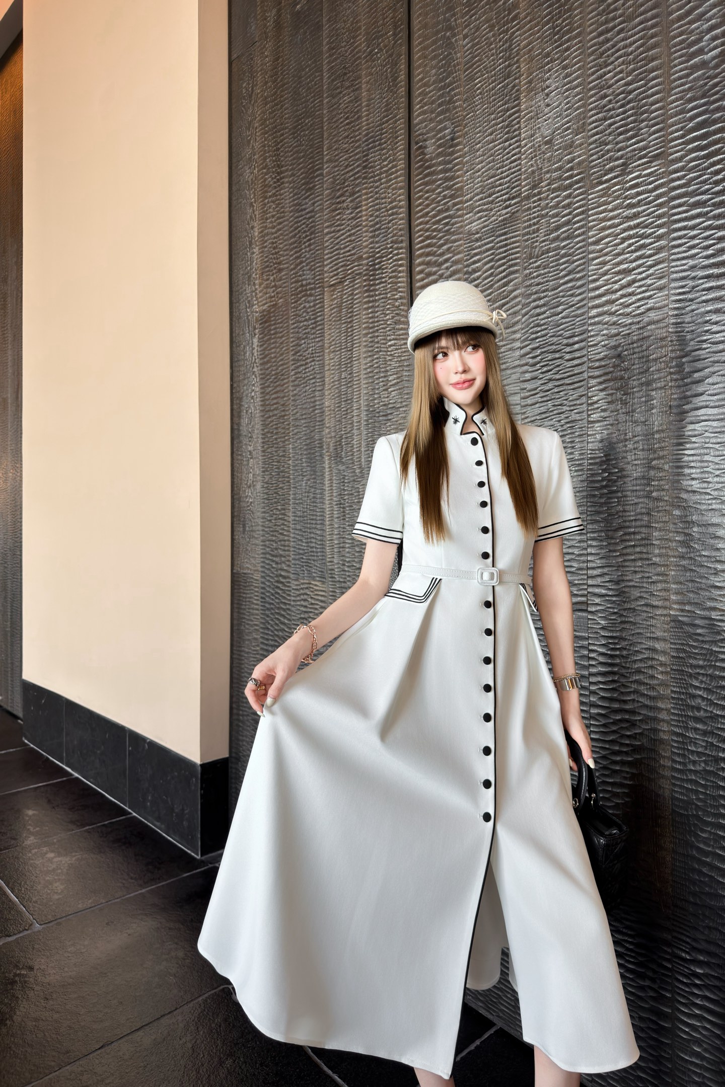 Dior 2026 Early Spring White & Navy Cotton Blend Midi Dress