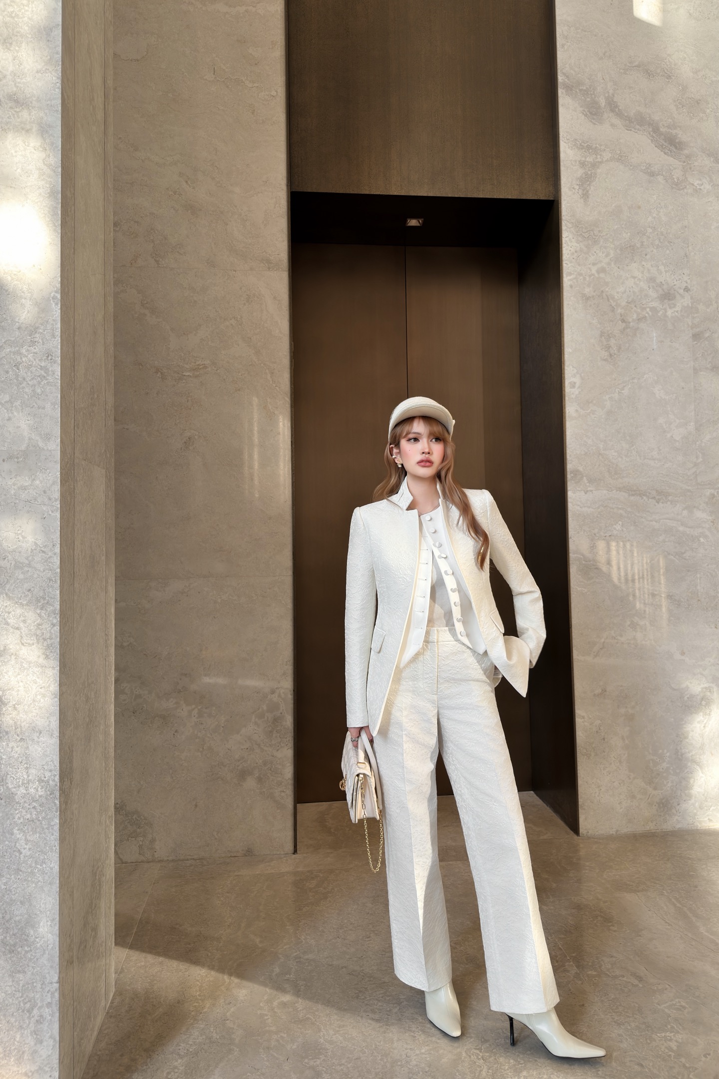 NO:667677,One set has brooch and another +15, brooch, breastpin,  19860909一套有 胸针另+15,,brooch，breastpin, ,Women's clothing