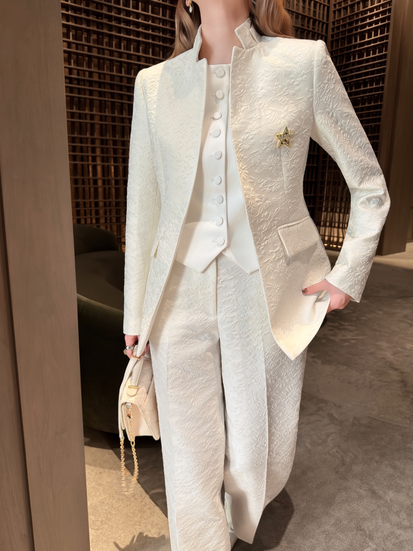 NO:667683,Upper body picture brooch another +15, brooch, breastpin,  19860909上身图 胸针另+15,,brooch，breastpin, ,Women's clothing