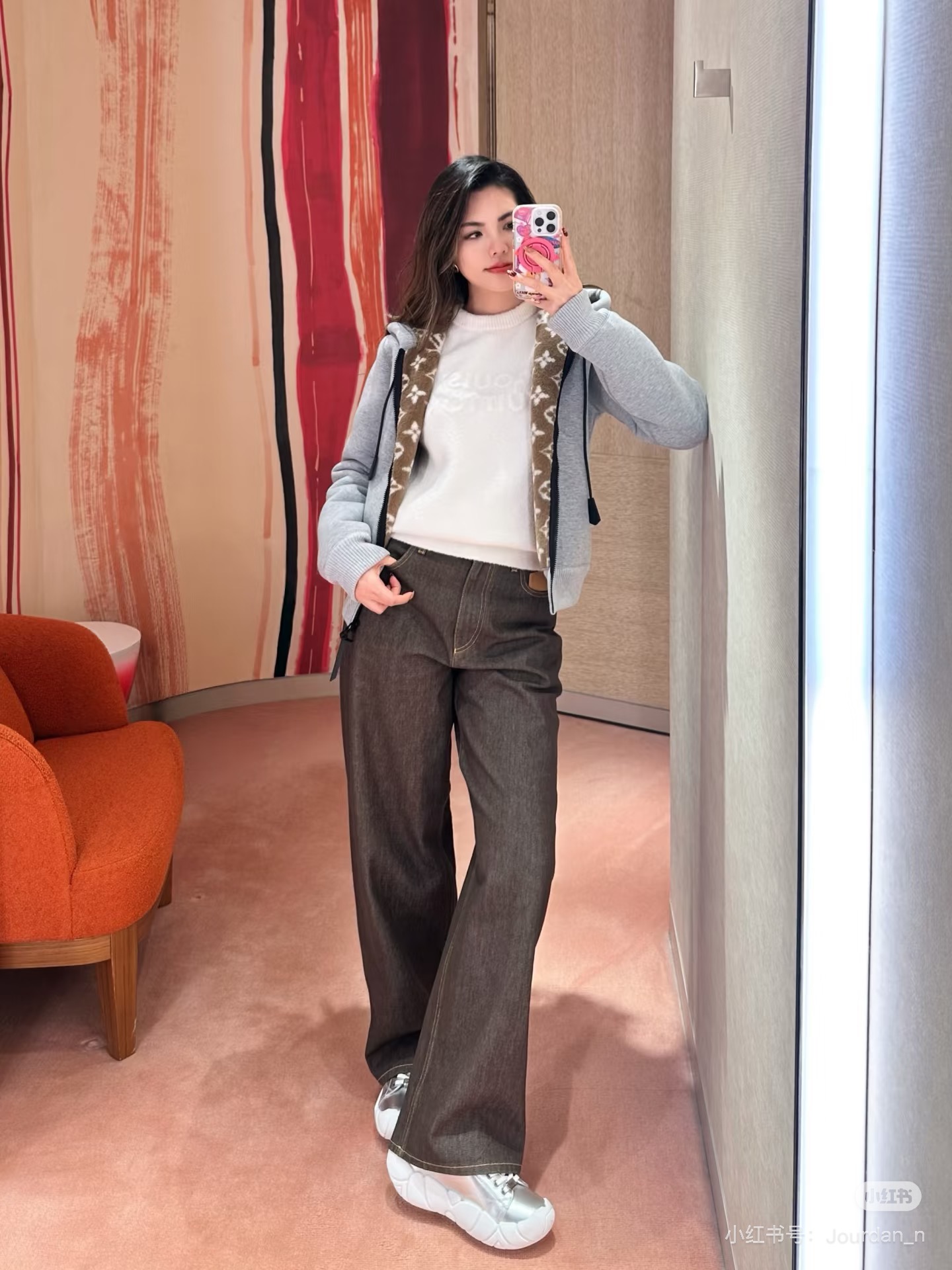 NO:684780,,,19860909,,,Women's clothing