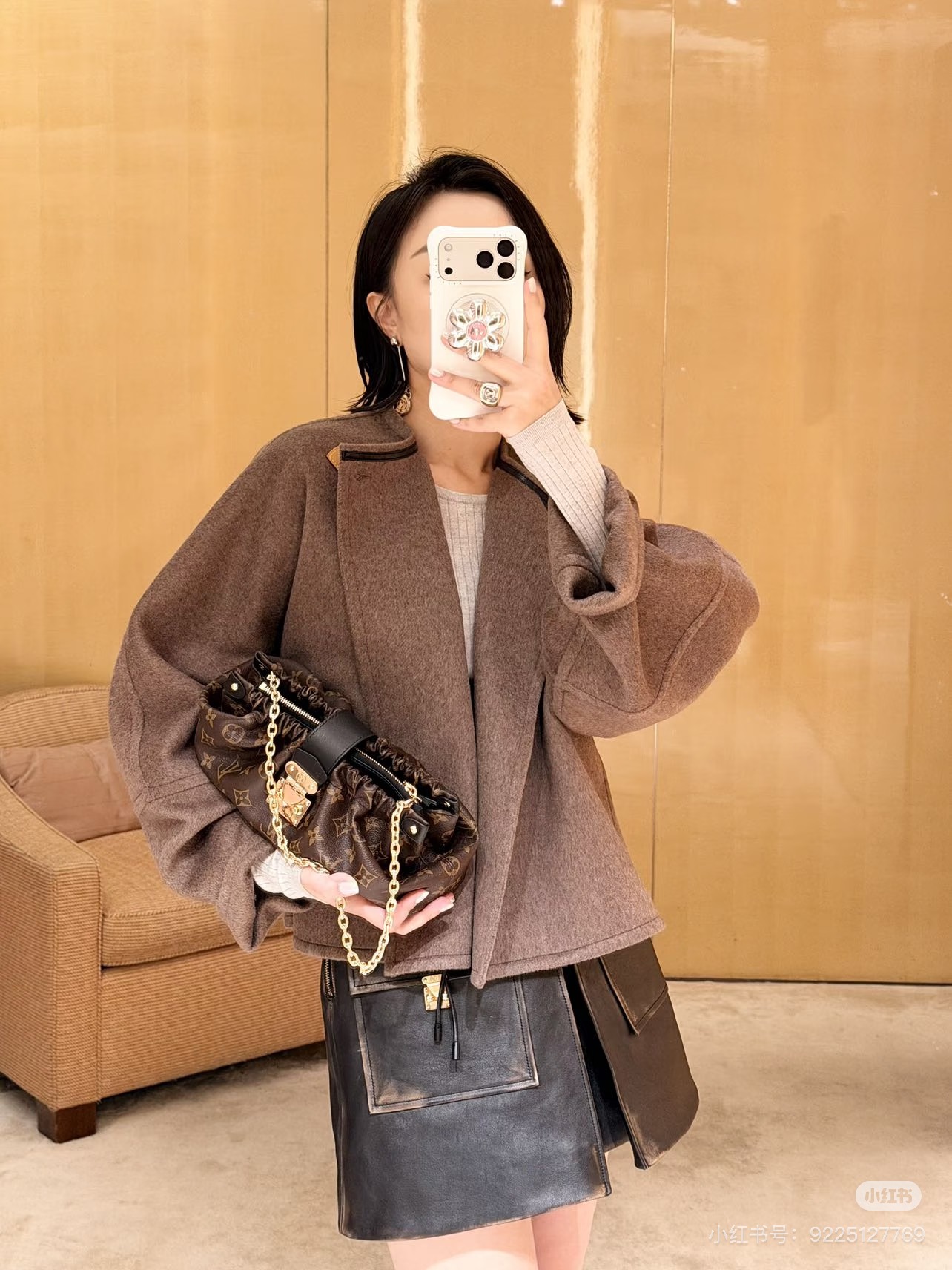 NO:686870,,,19860909,,,Women's clothing