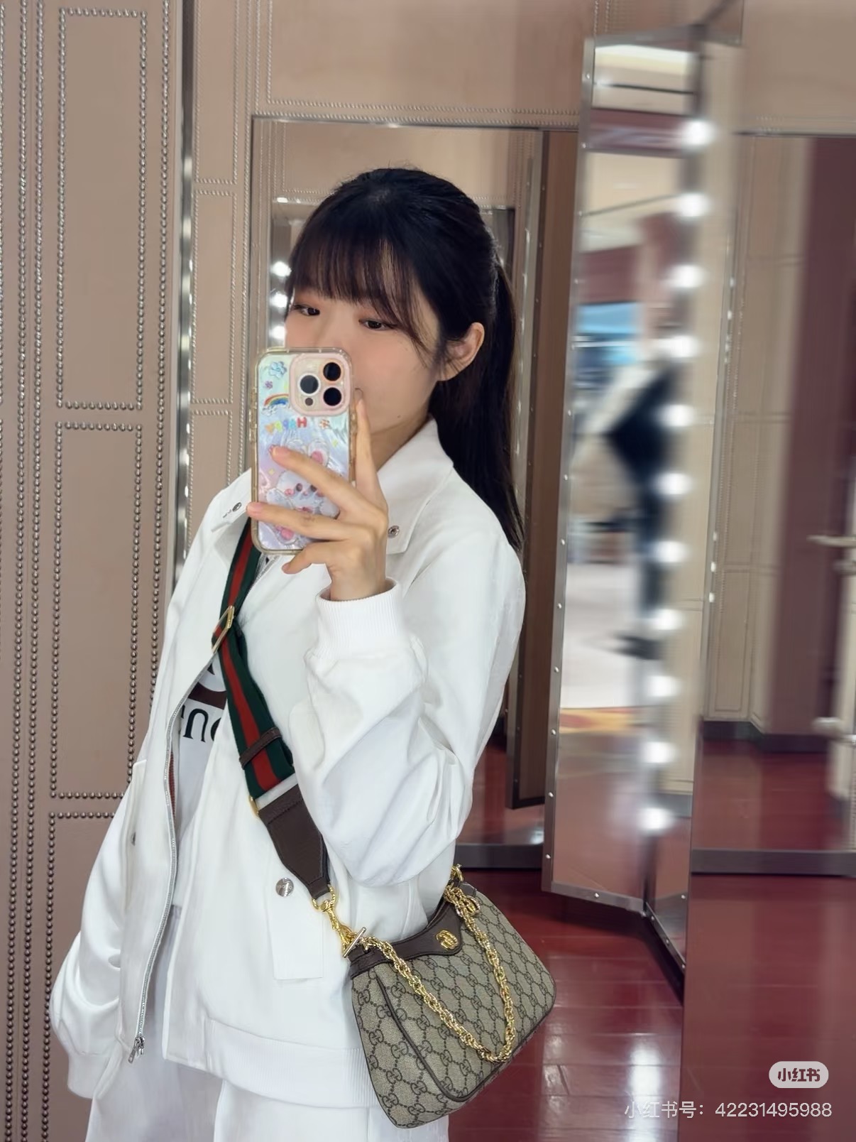 NO:687321,,,19860909,,,Women's clothing