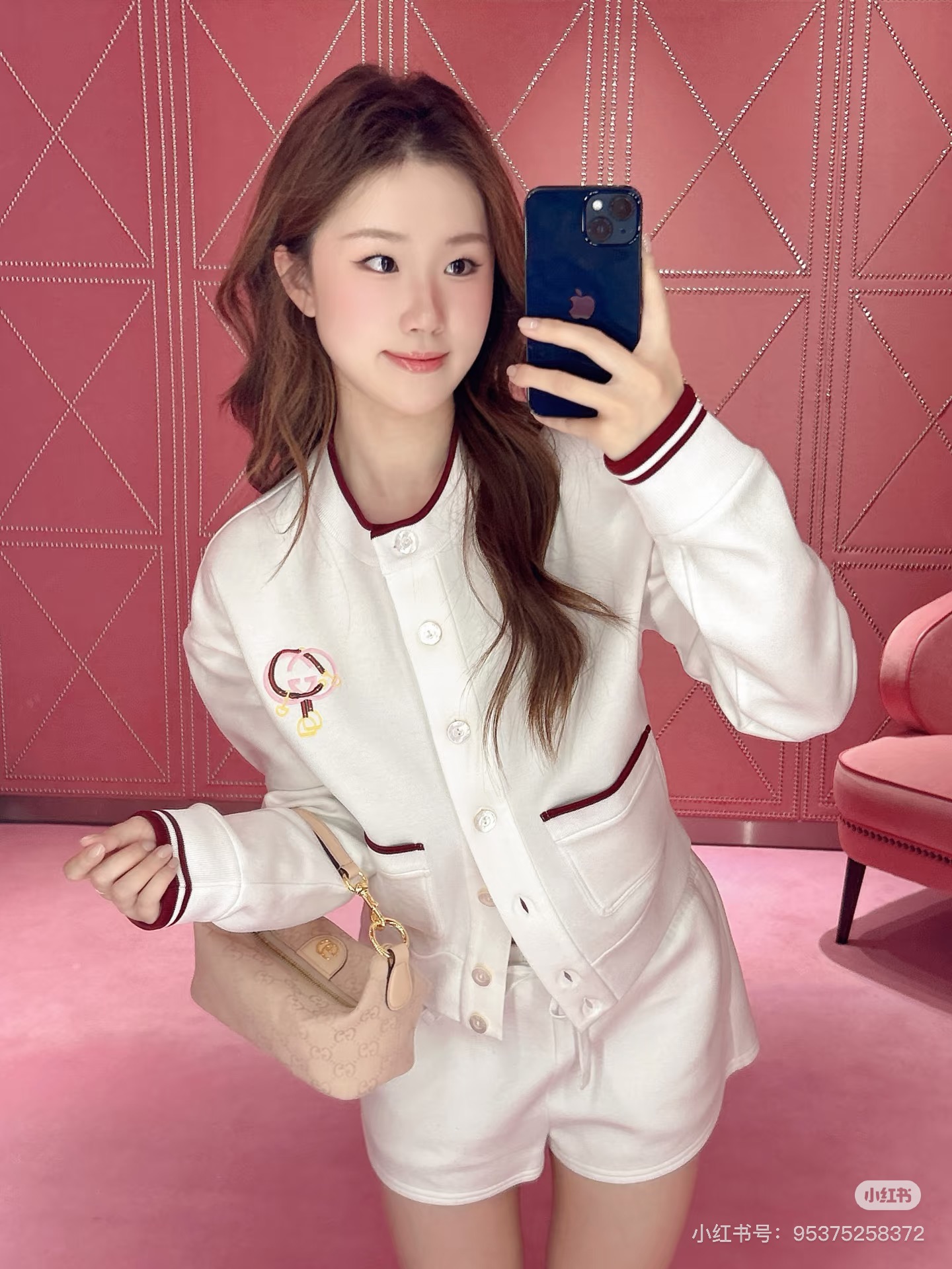 NO:694084,,,19860909,,,Women's clothing