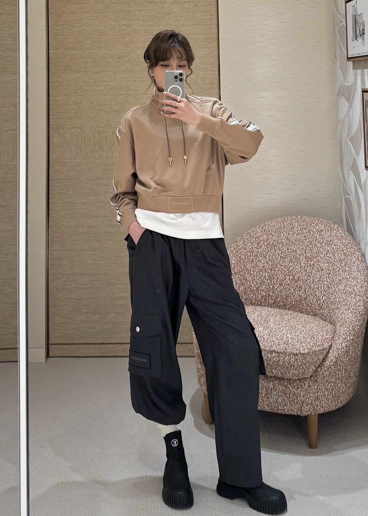 NO:708706,,,19860909,,,Women's clothing