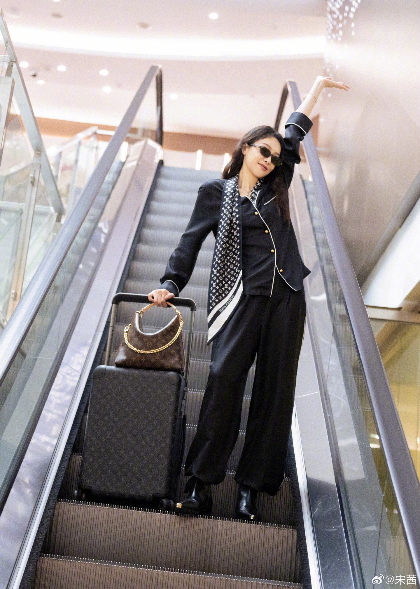 NO:709064,,,19860909,,,Women's clothing